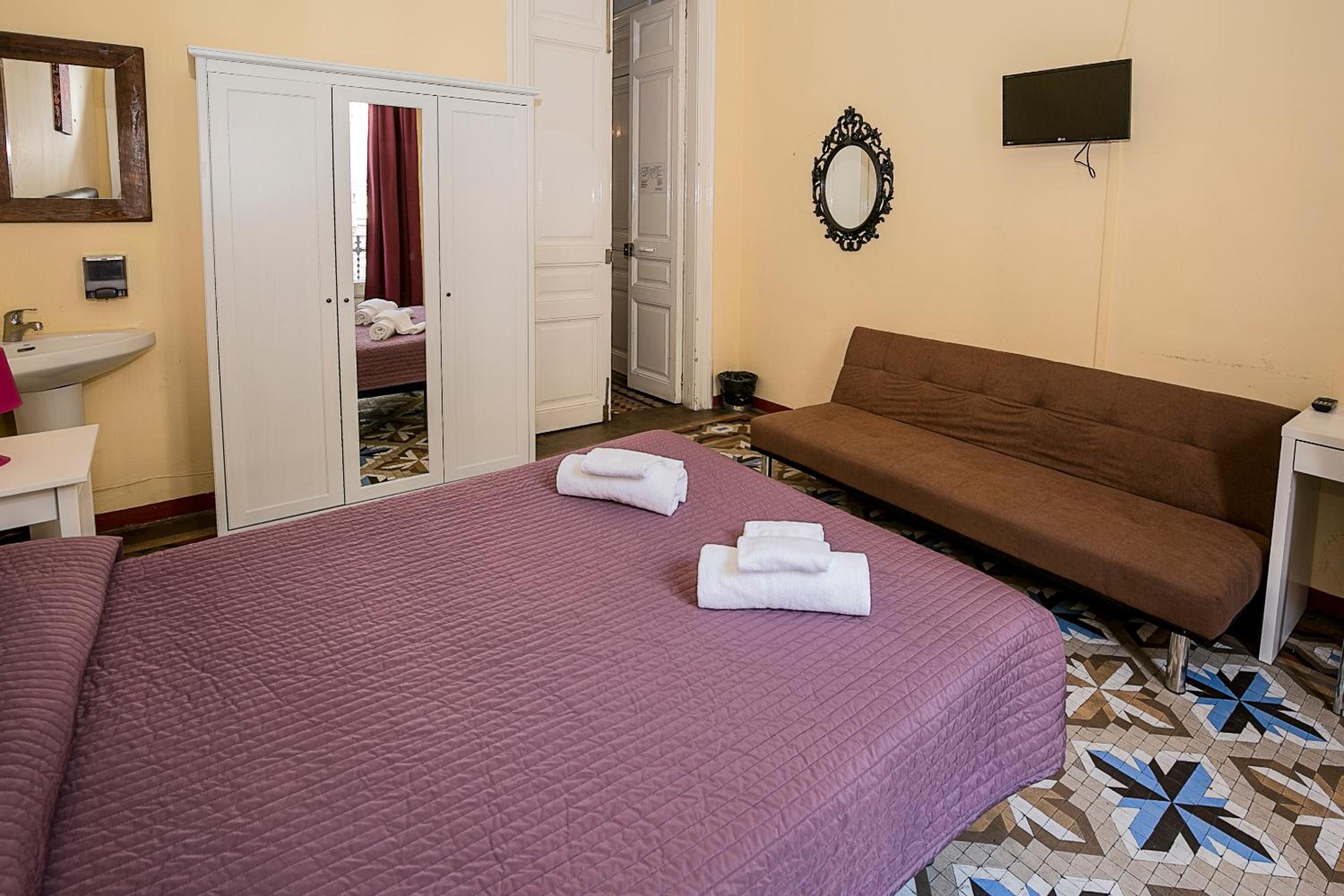 Hostal Balmes Centro