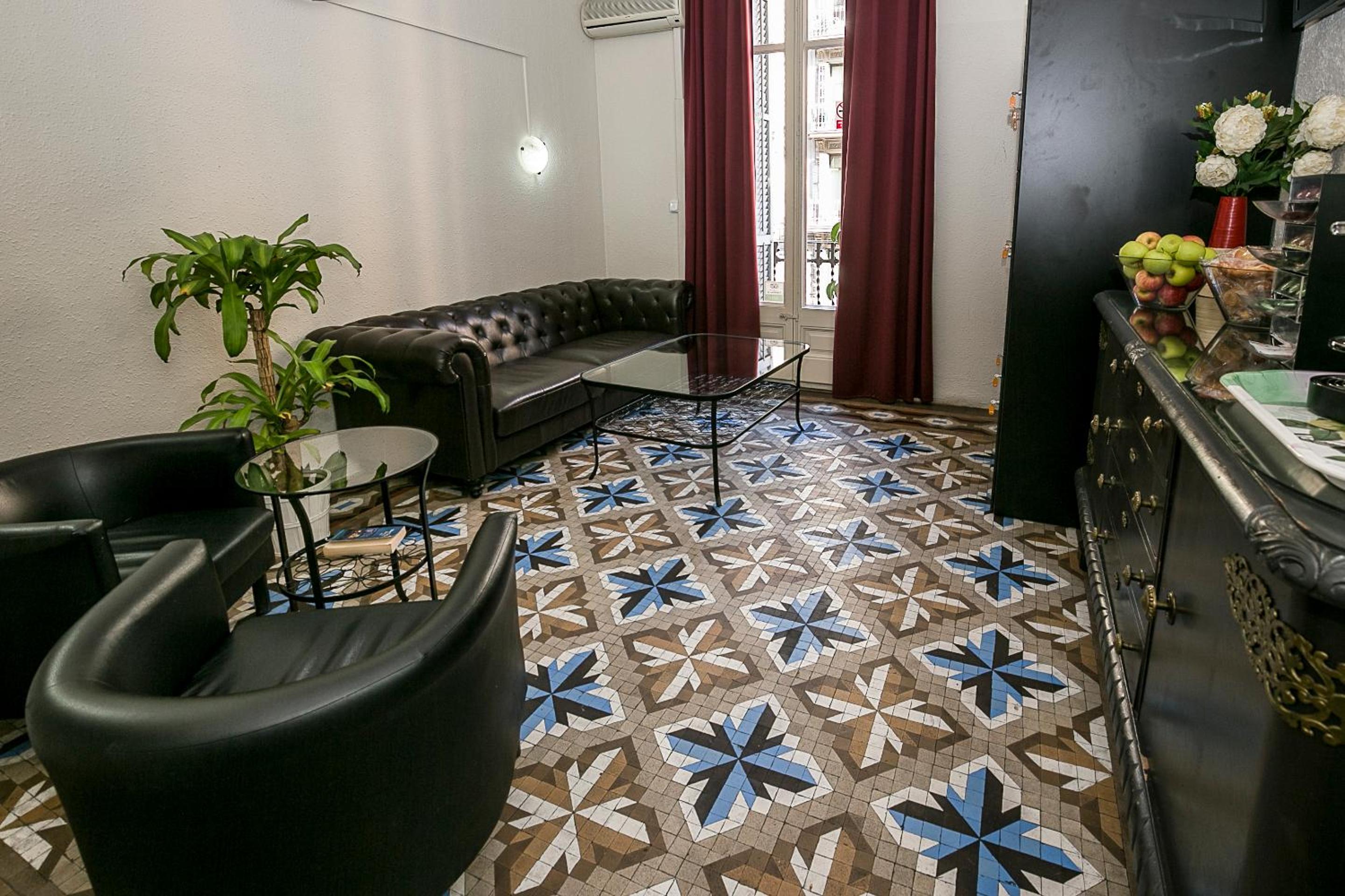Hostal Balmes Centro