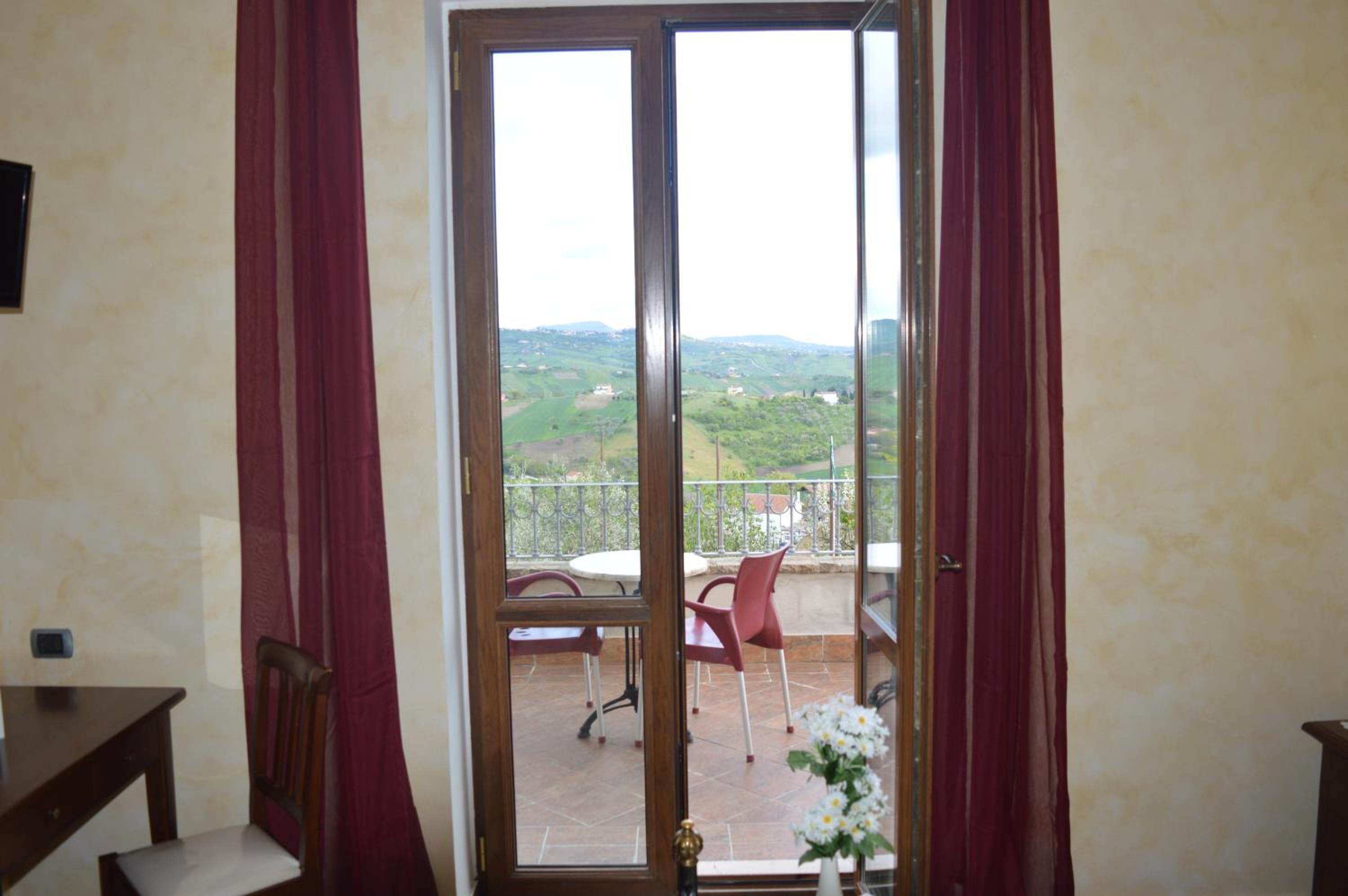Villa Tre Colli Agri B&B
