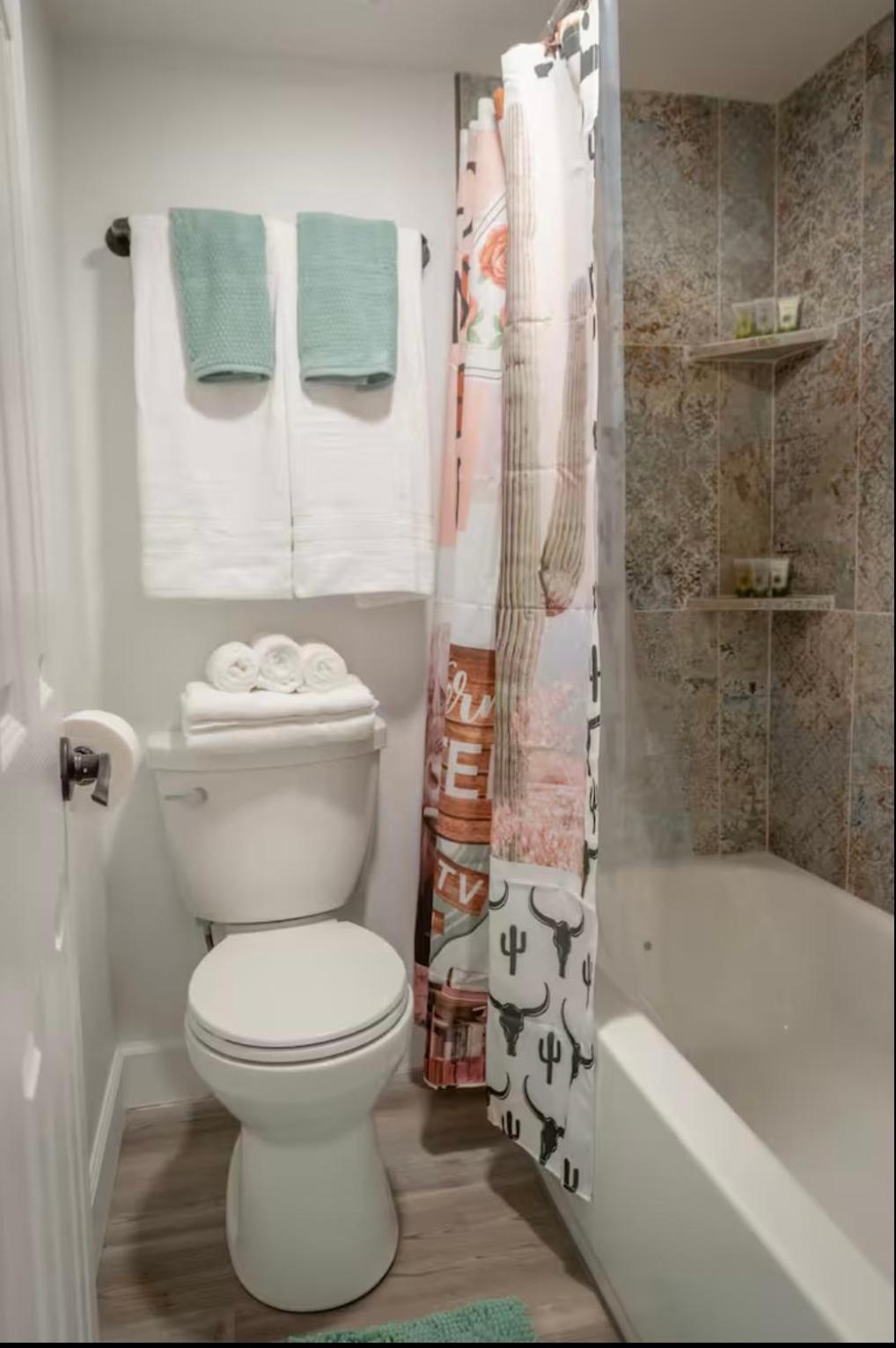 Western Themed Old Town Scottsdale Condo with King Bed and Community Pool