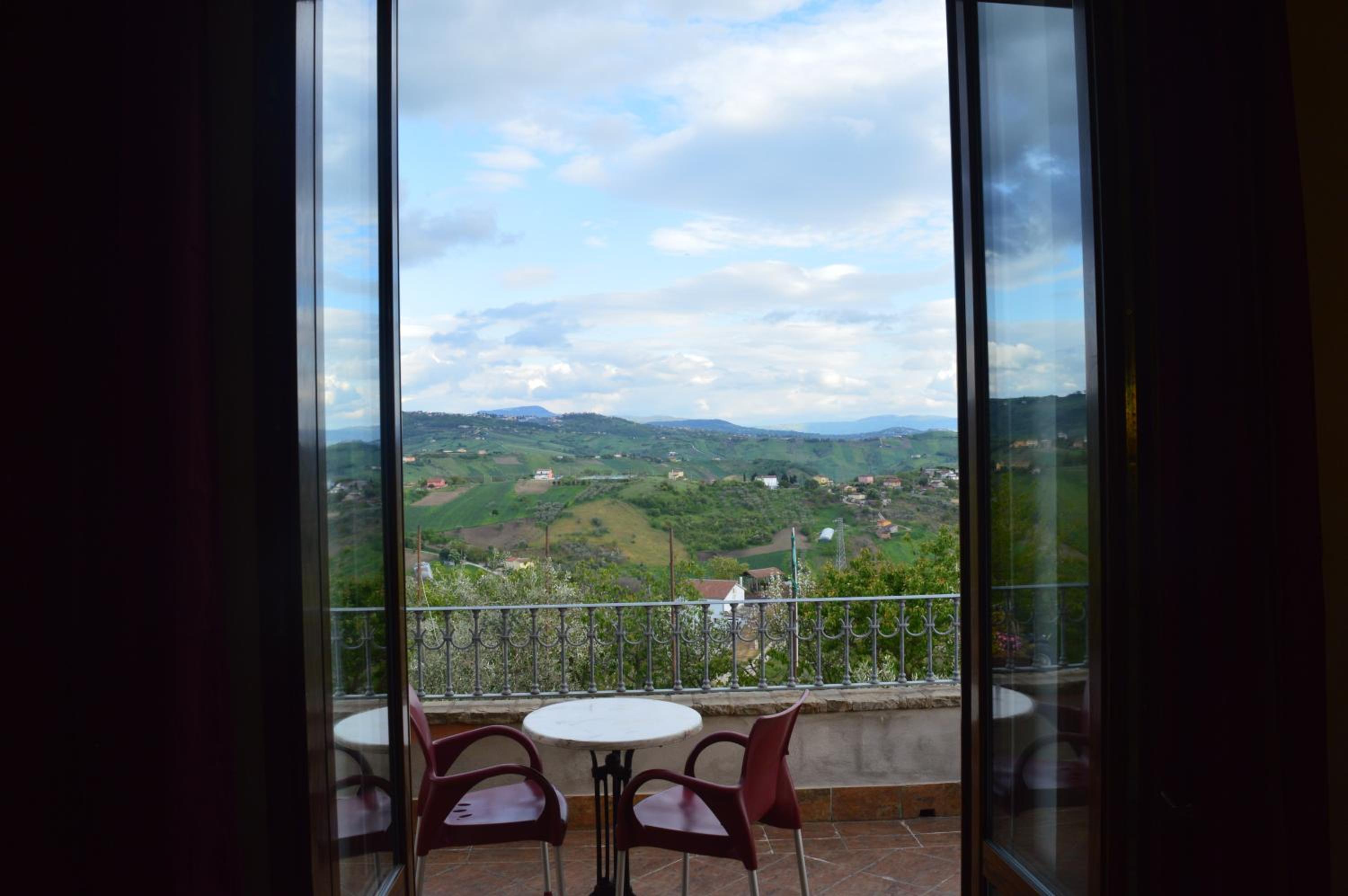 Villa Tre Colli Agri B&B