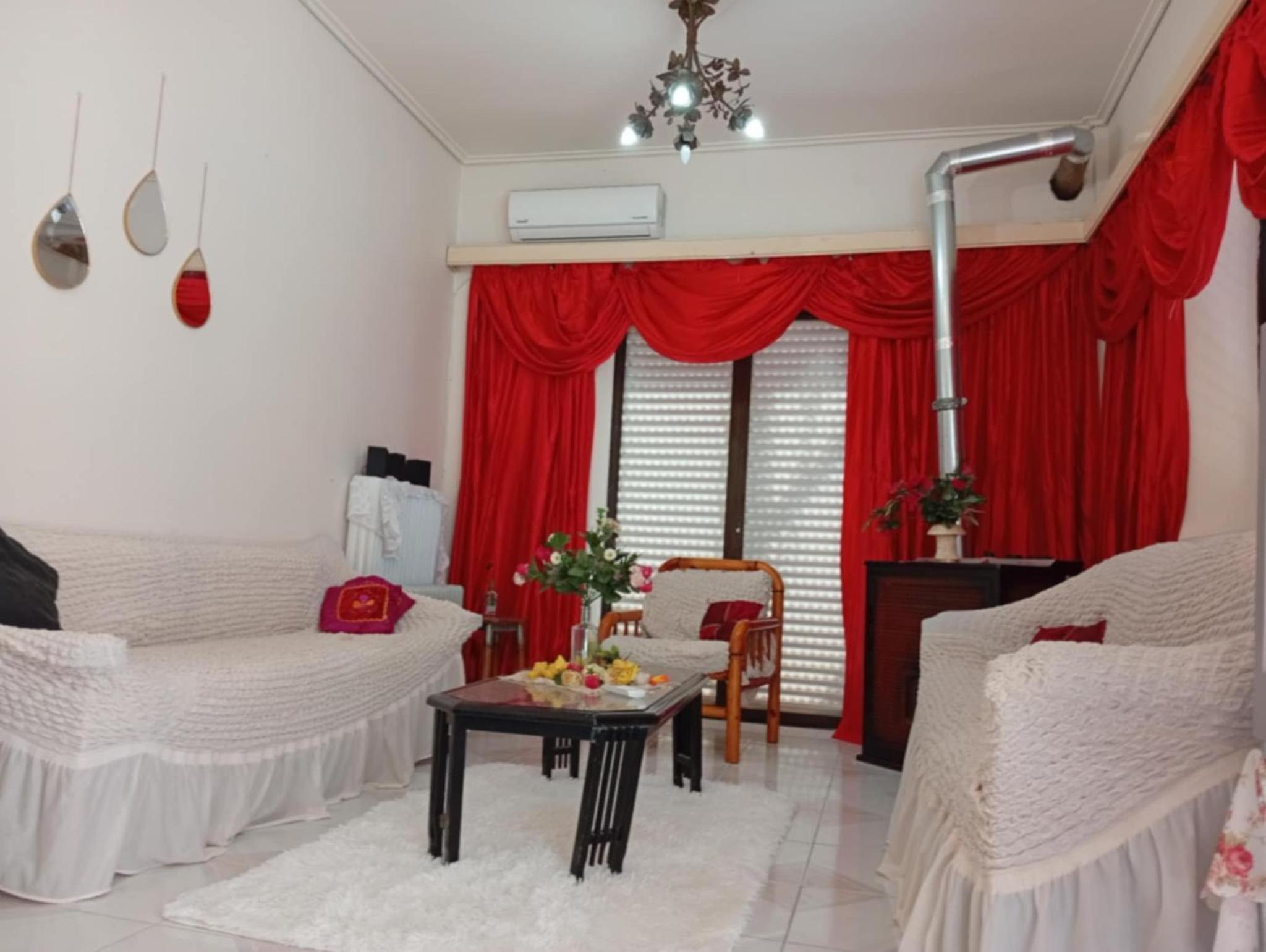 Kiato Rooftop Garden Apartment
