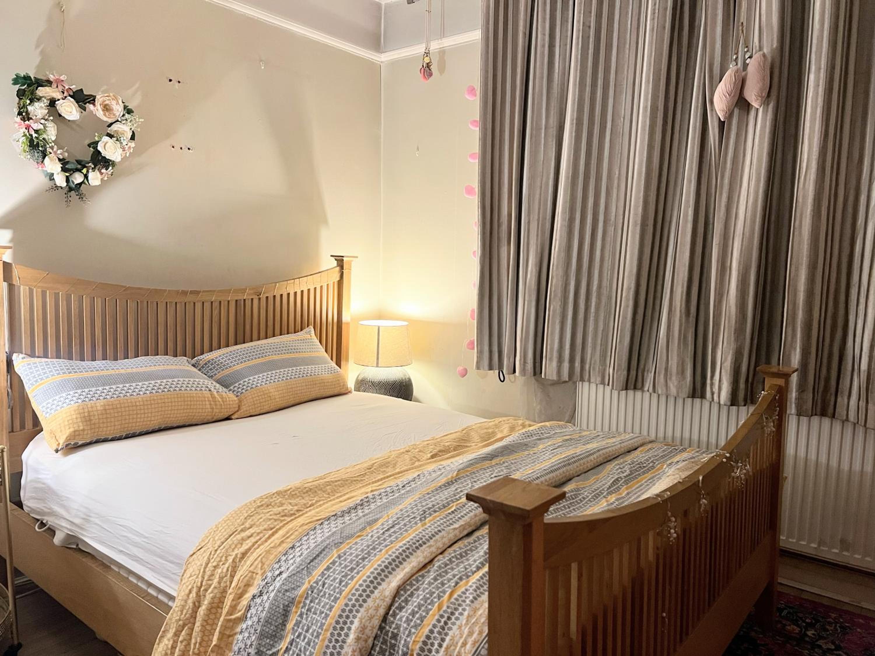 Spacious room in House