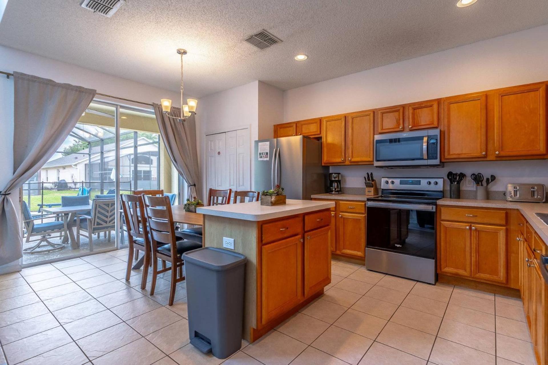 8512 Emerald Island