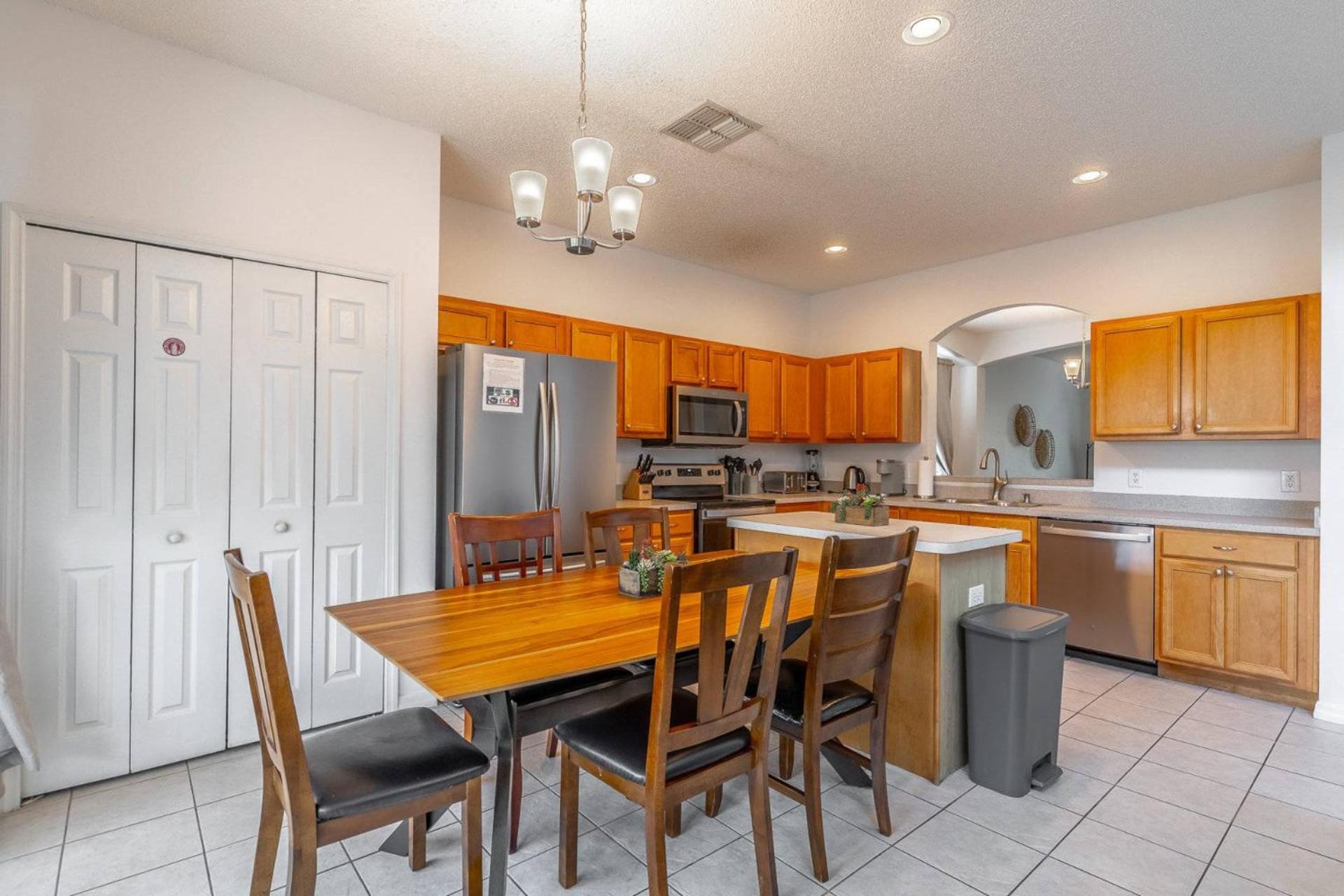 8512 Emerald Island