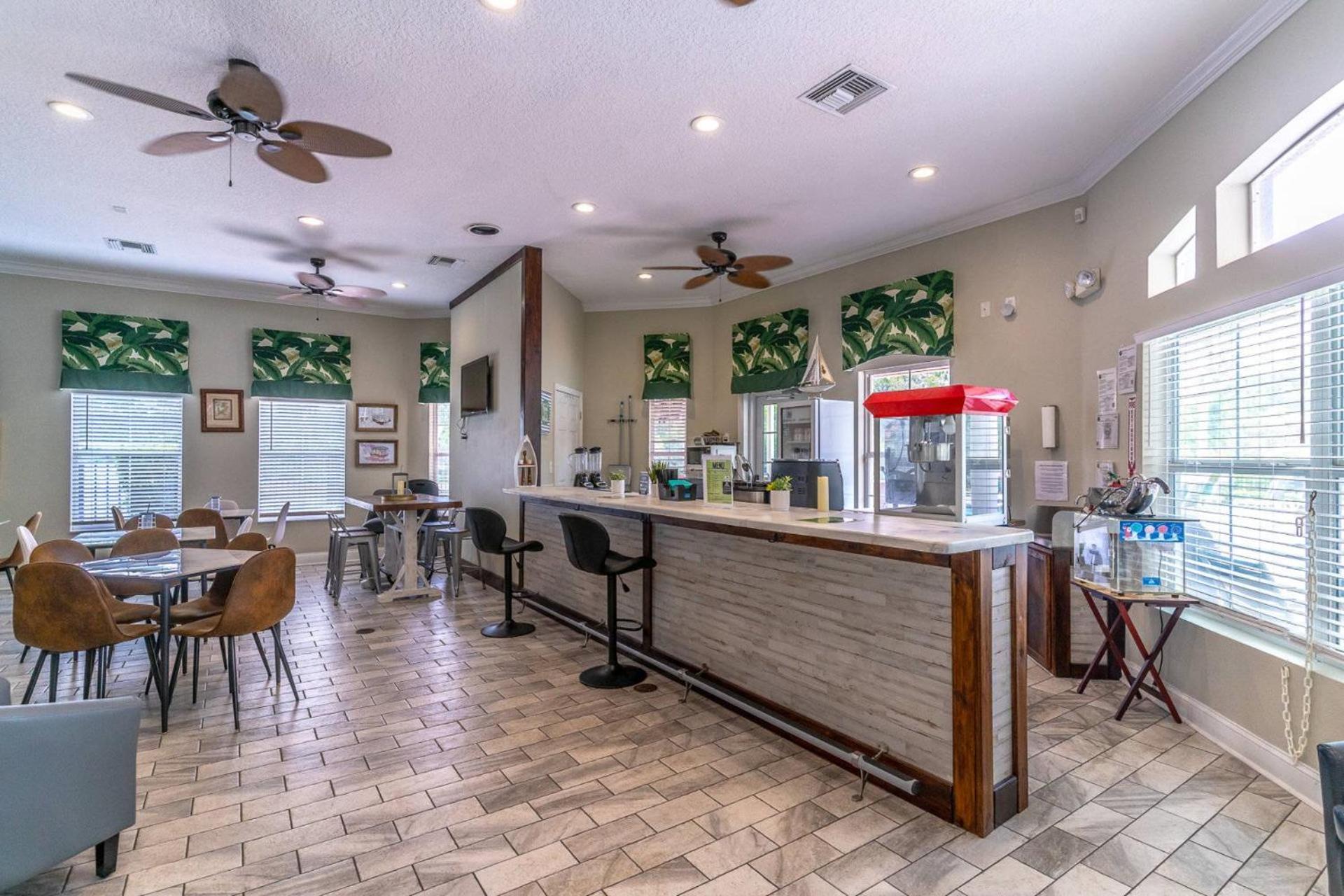 8512 Emerald Island