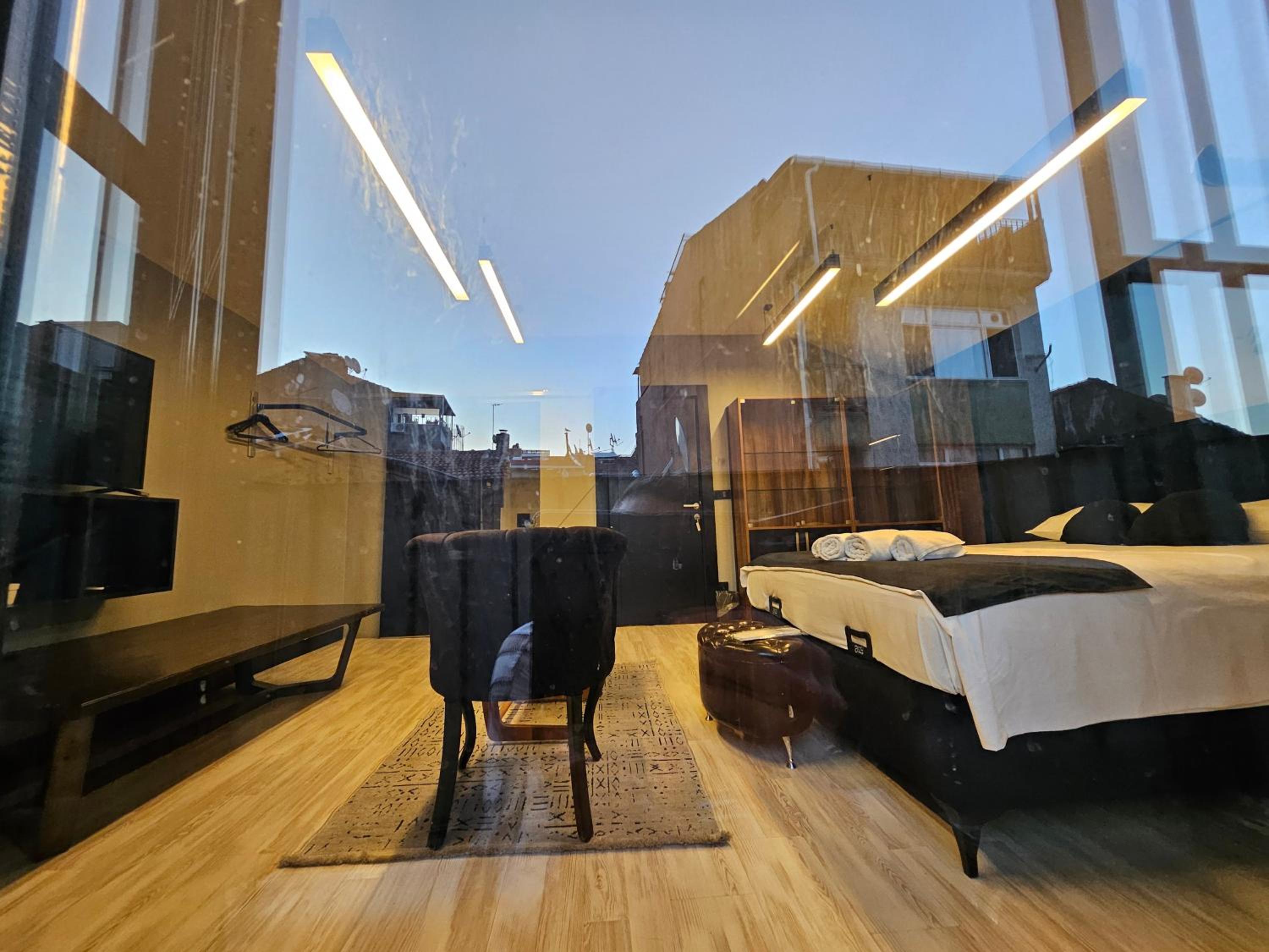 JirHouse Sarıköşk Suit