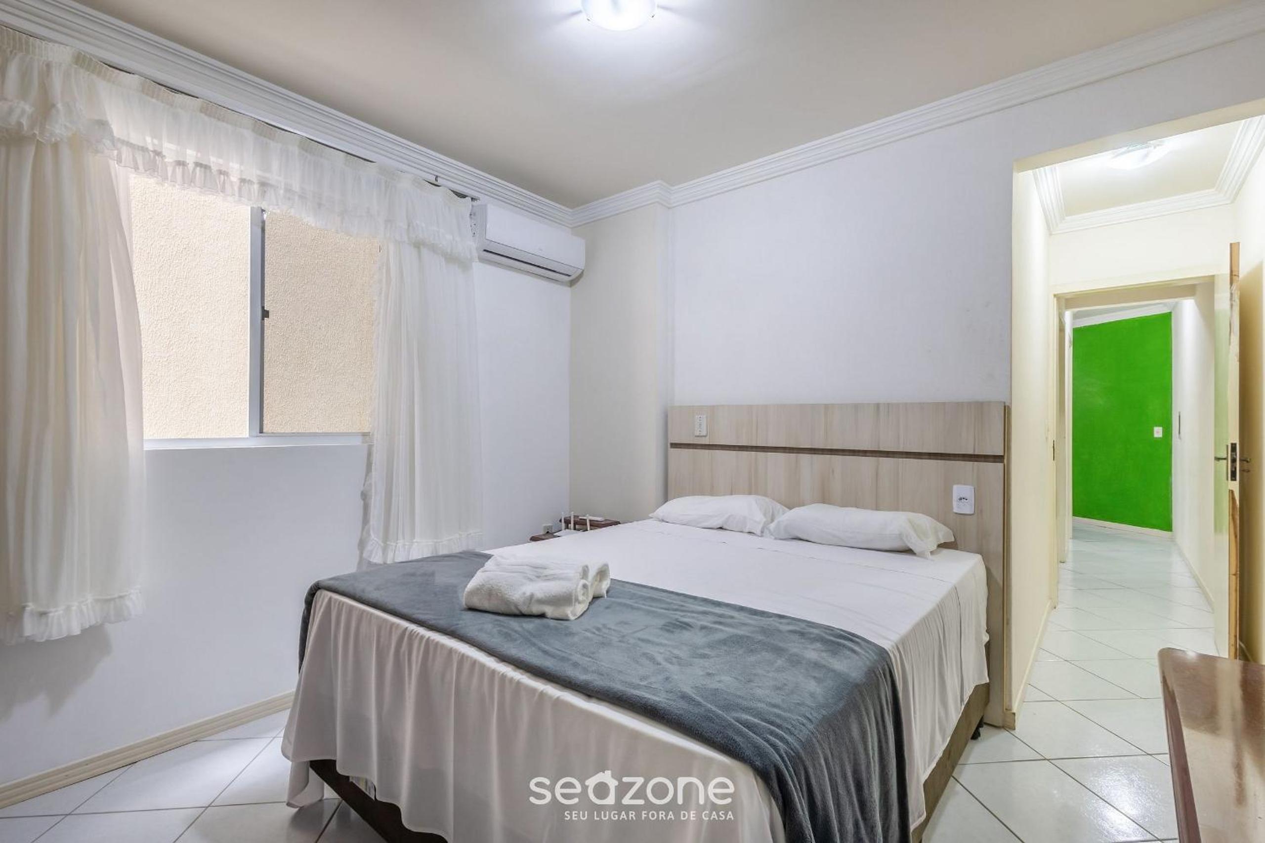 Fully equipped apartments steps from the sea in Meia Praia – OBS