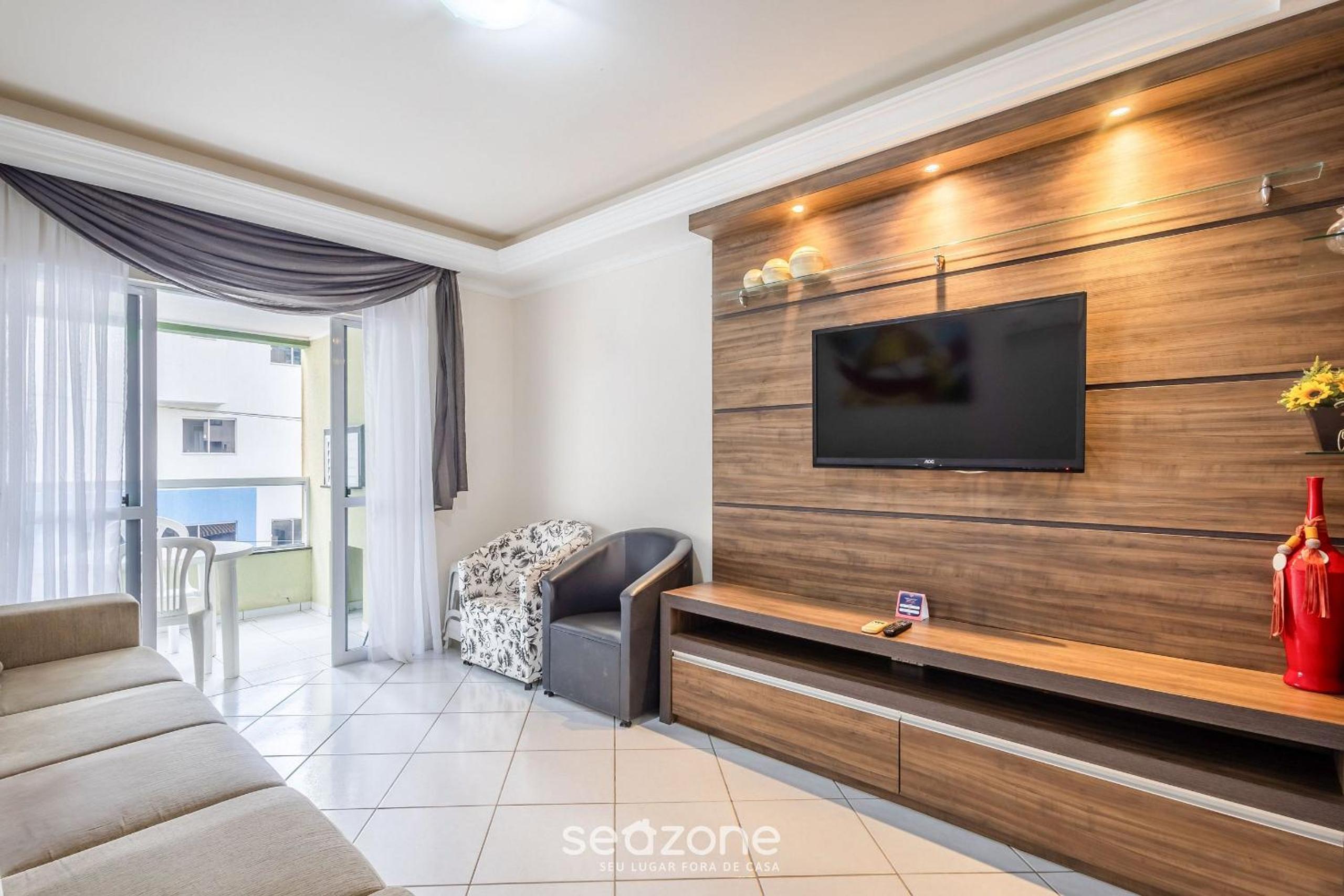 Fully equipped apartments steps from the sea in Meia Praia – OBS