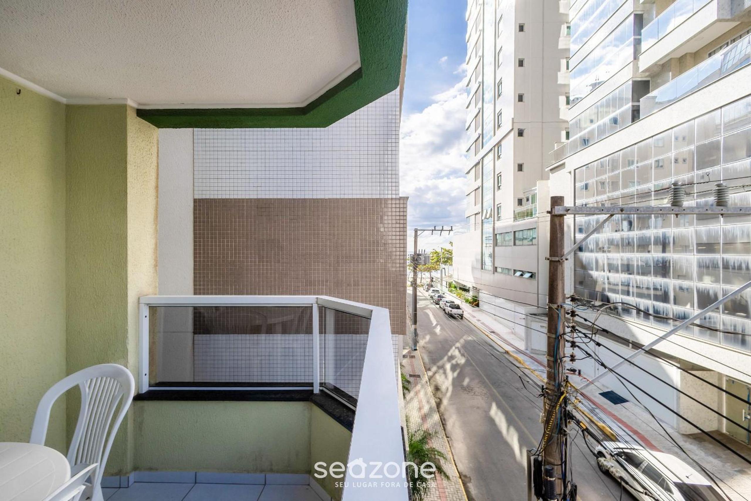 Fully equipped apartments steps from the sea in Meia Praia – OBS
