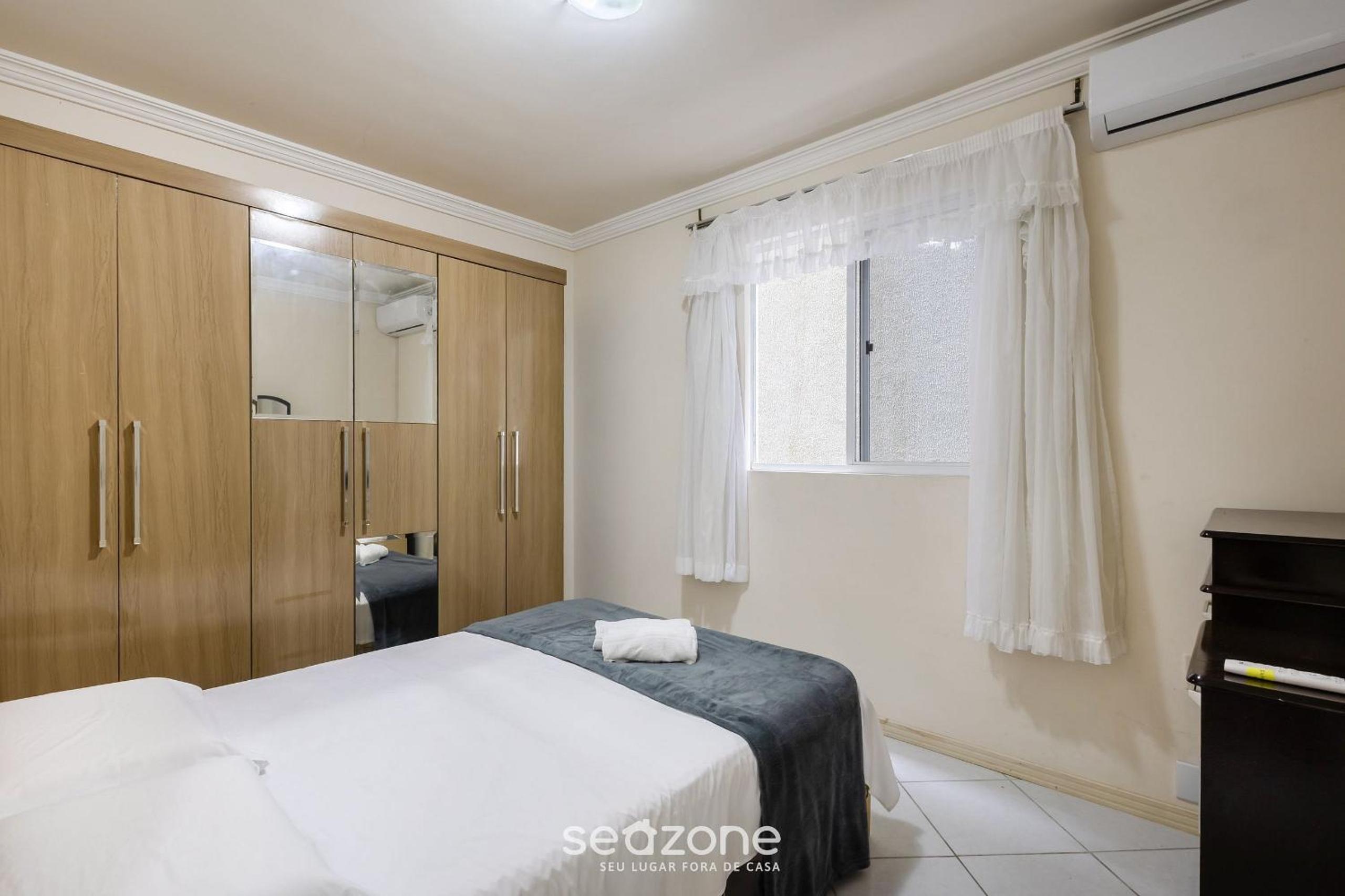 Fully equipped apartments steps from the sea in Meia Praia – OBS