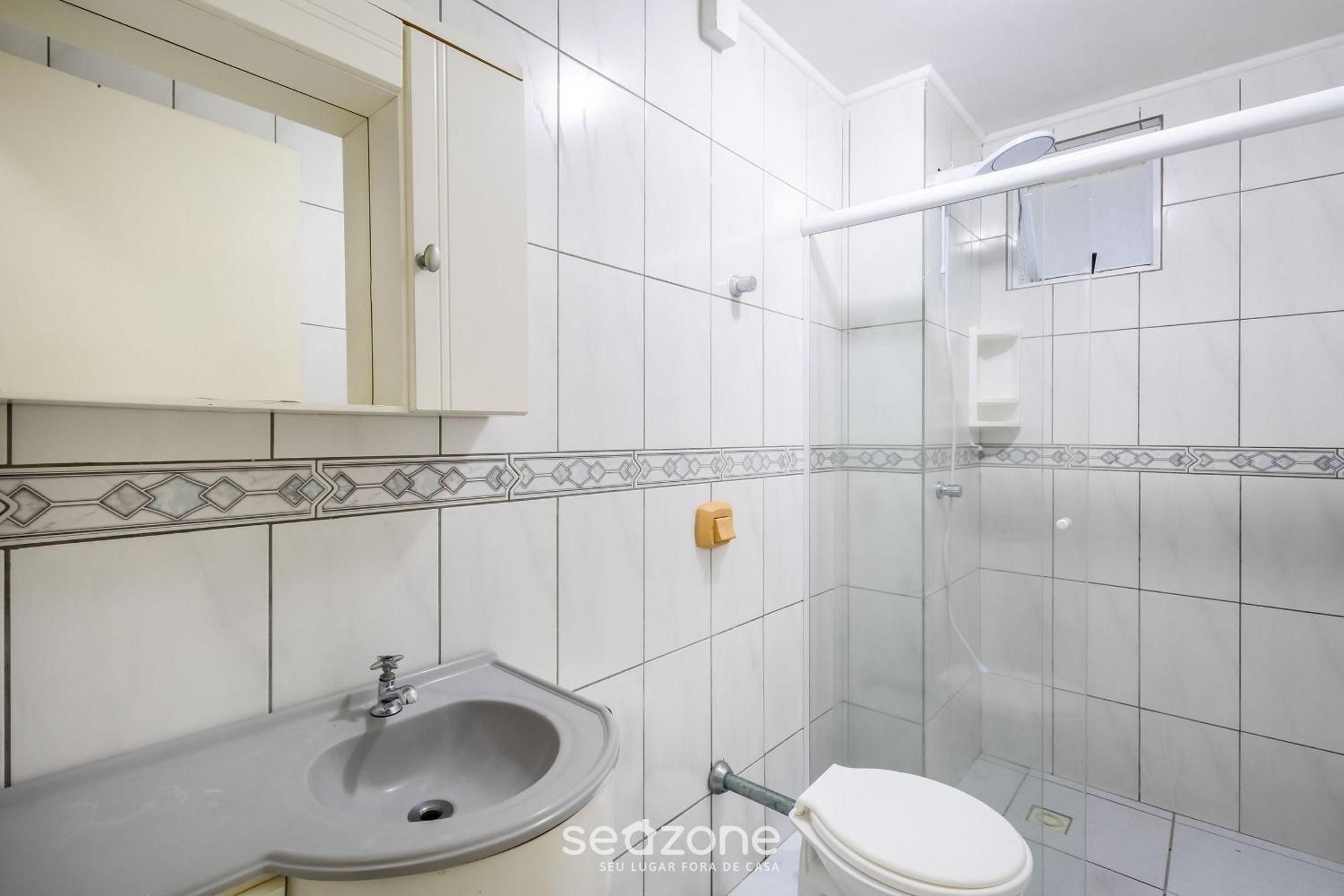 Fully equipped apartments steps from the sea in Meia Praia – OBS