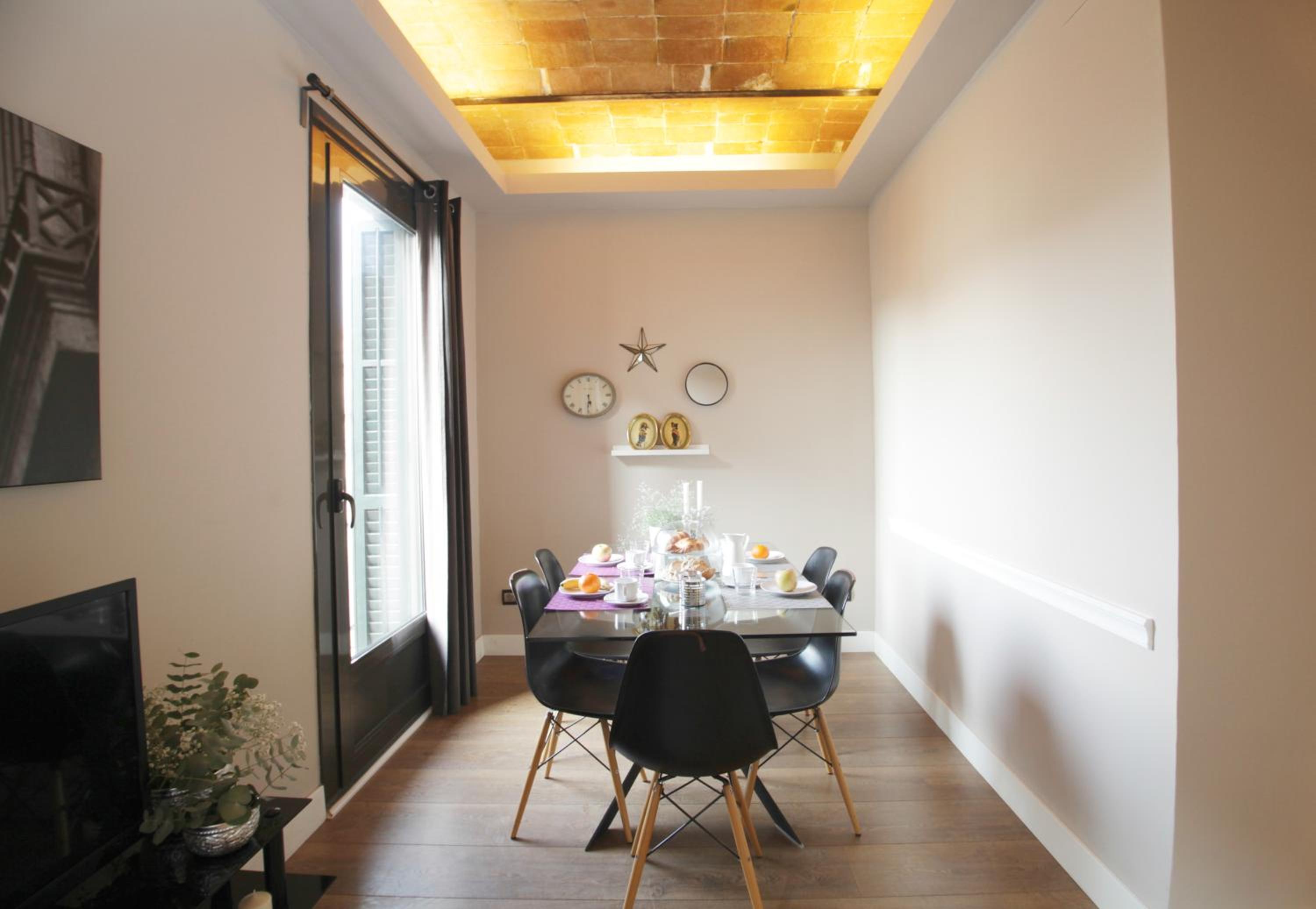 AinB Eixample-Miro Apartments