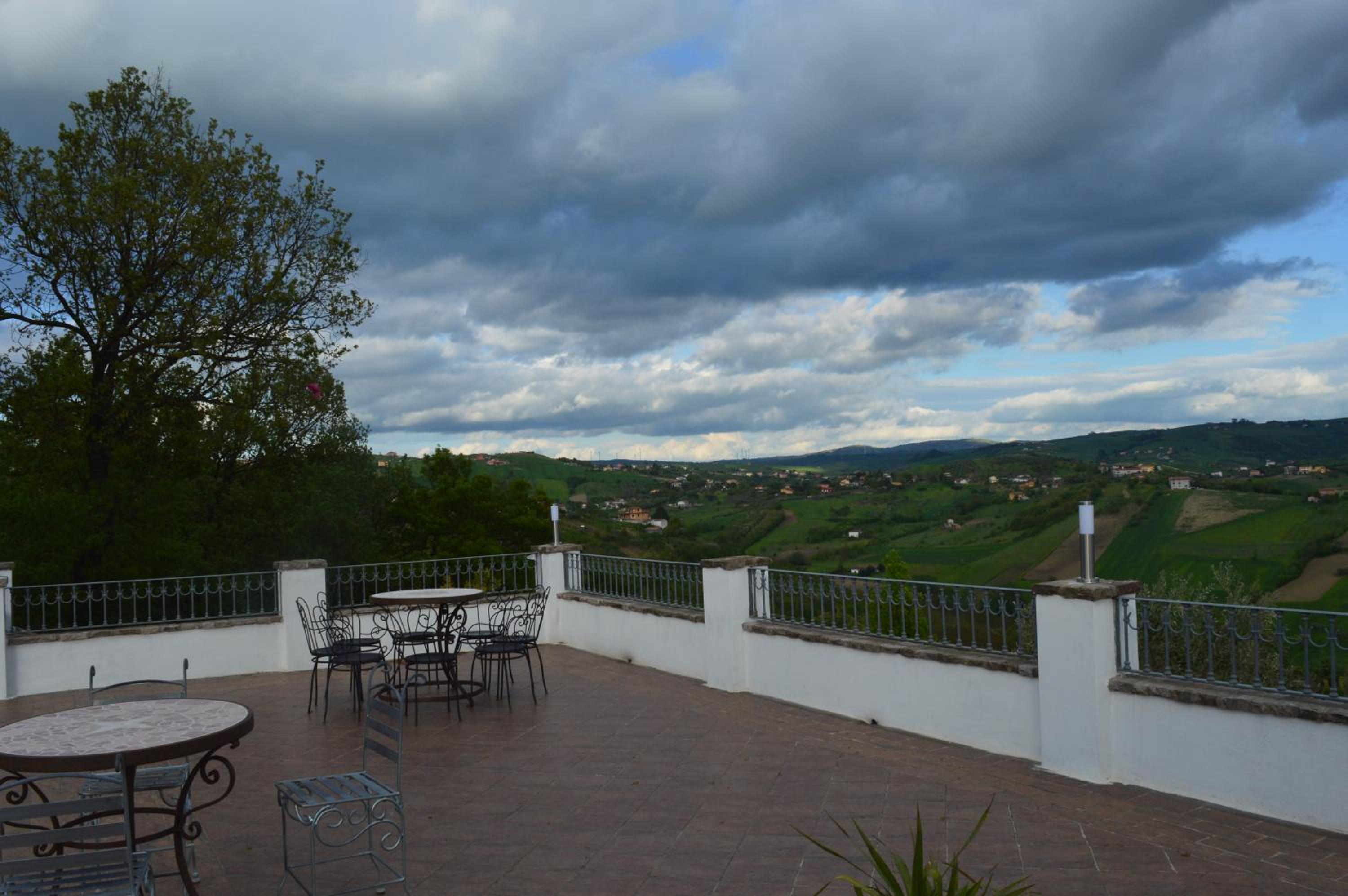 Villa Tre Colli Agri B&B