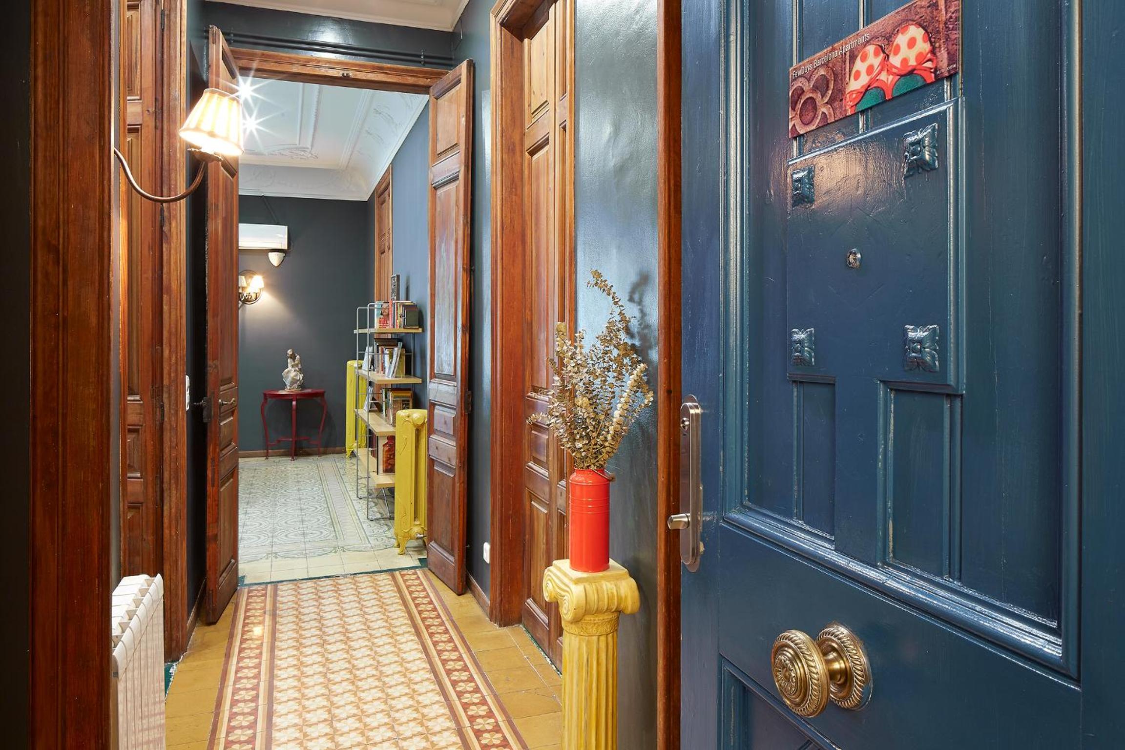 Fewdays Barcelona Apartments
