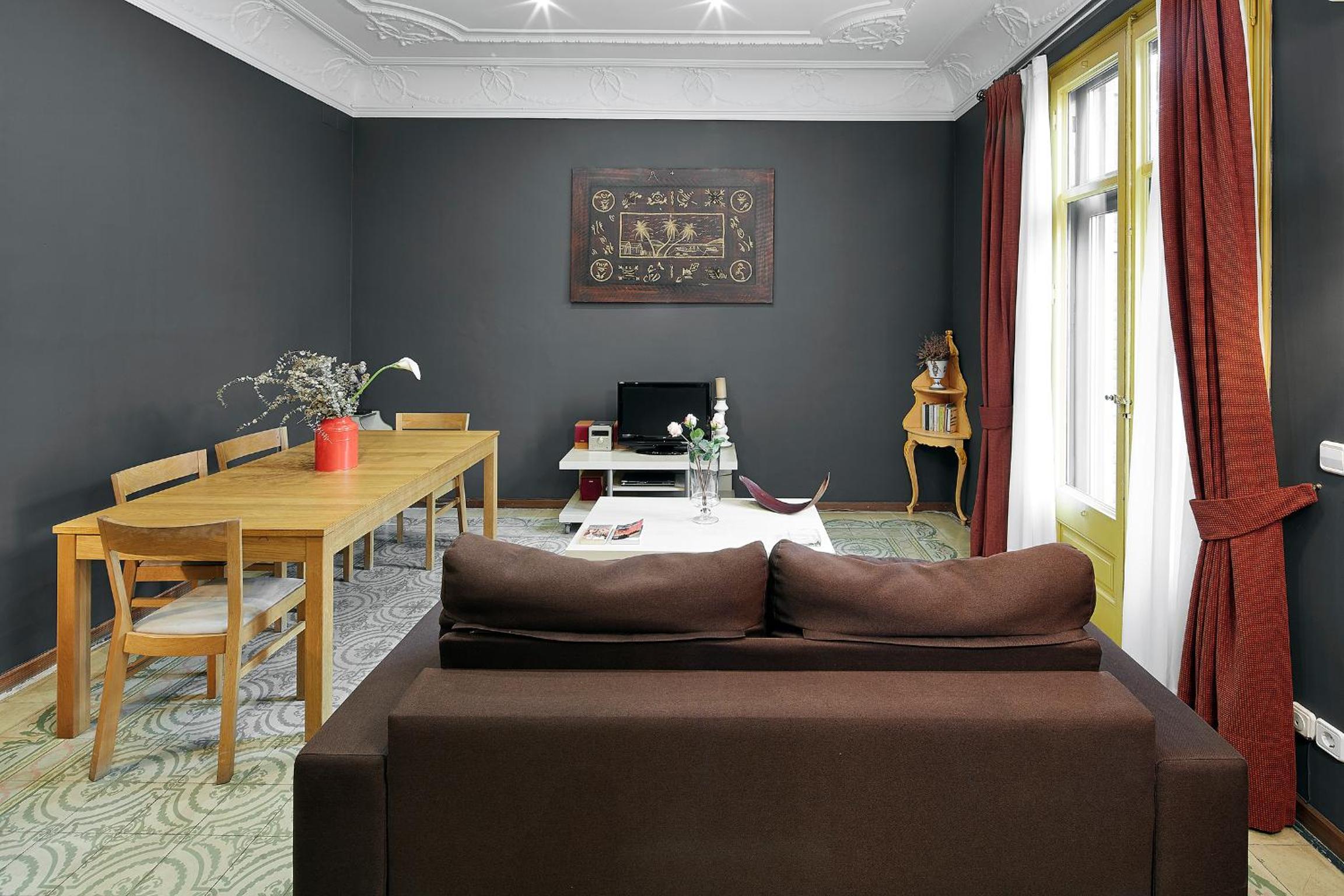 Fewdays Barcelona Apartments