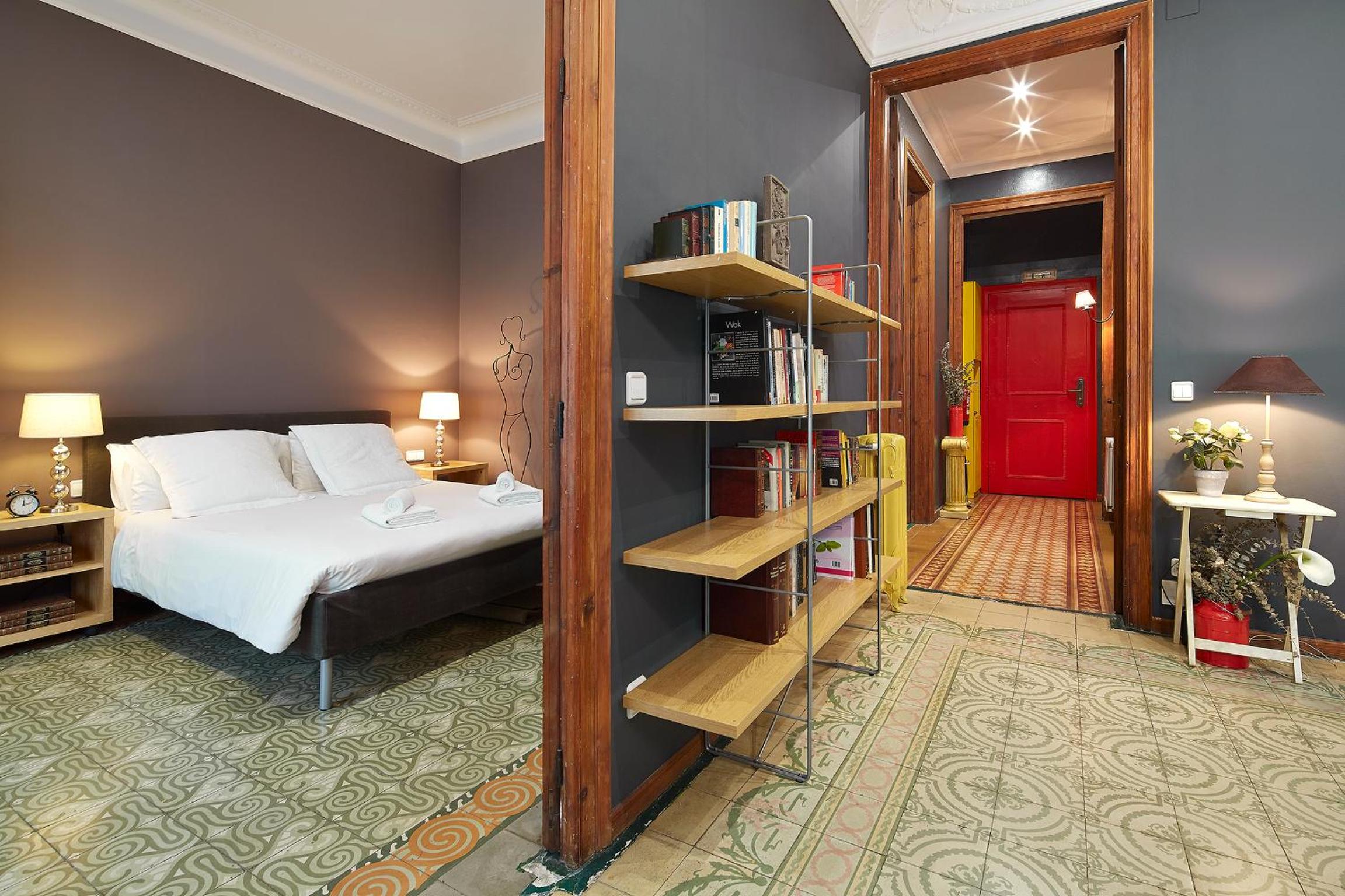 Fewdays Barcelona Apartments