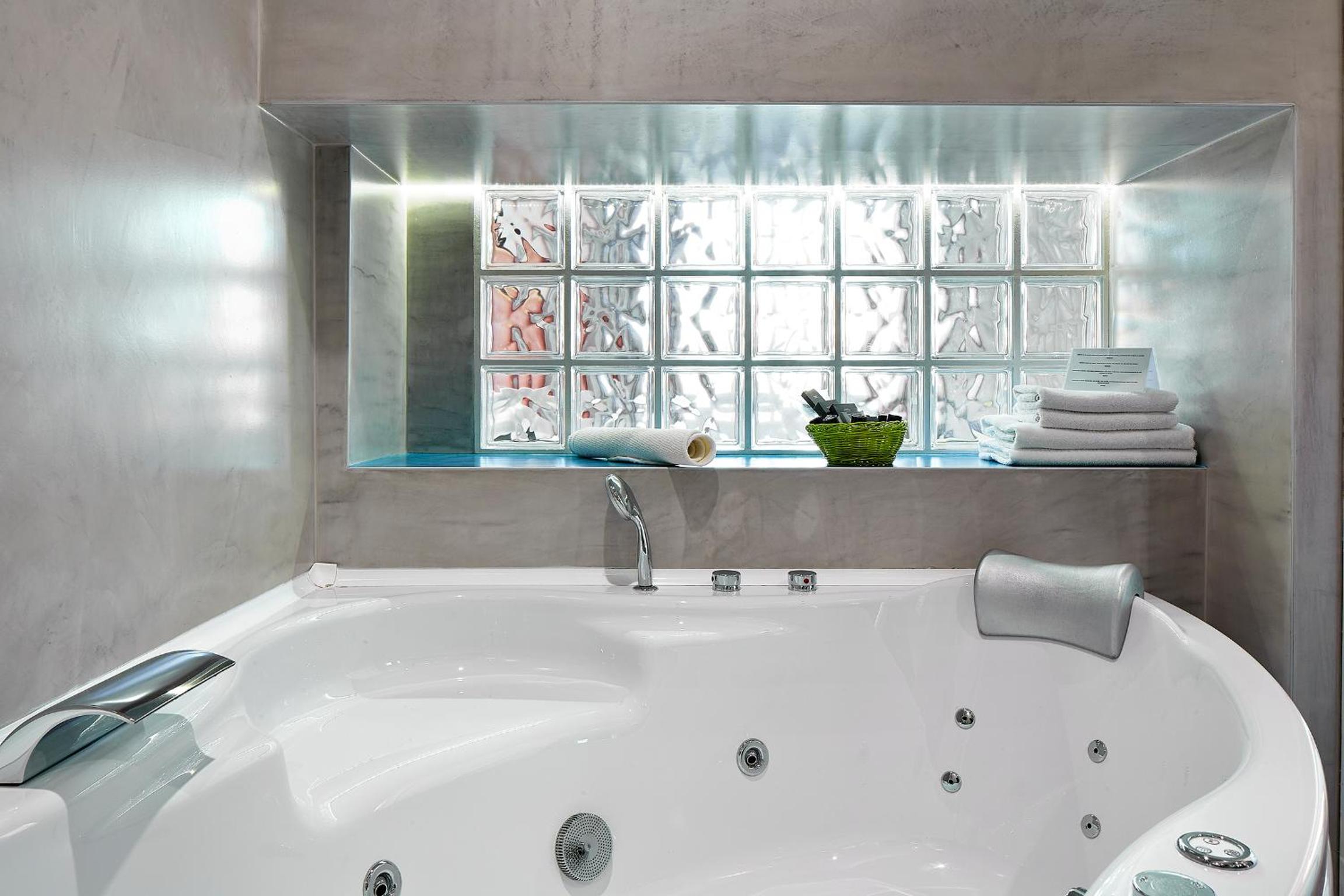 Gaudint Barcelona Suites