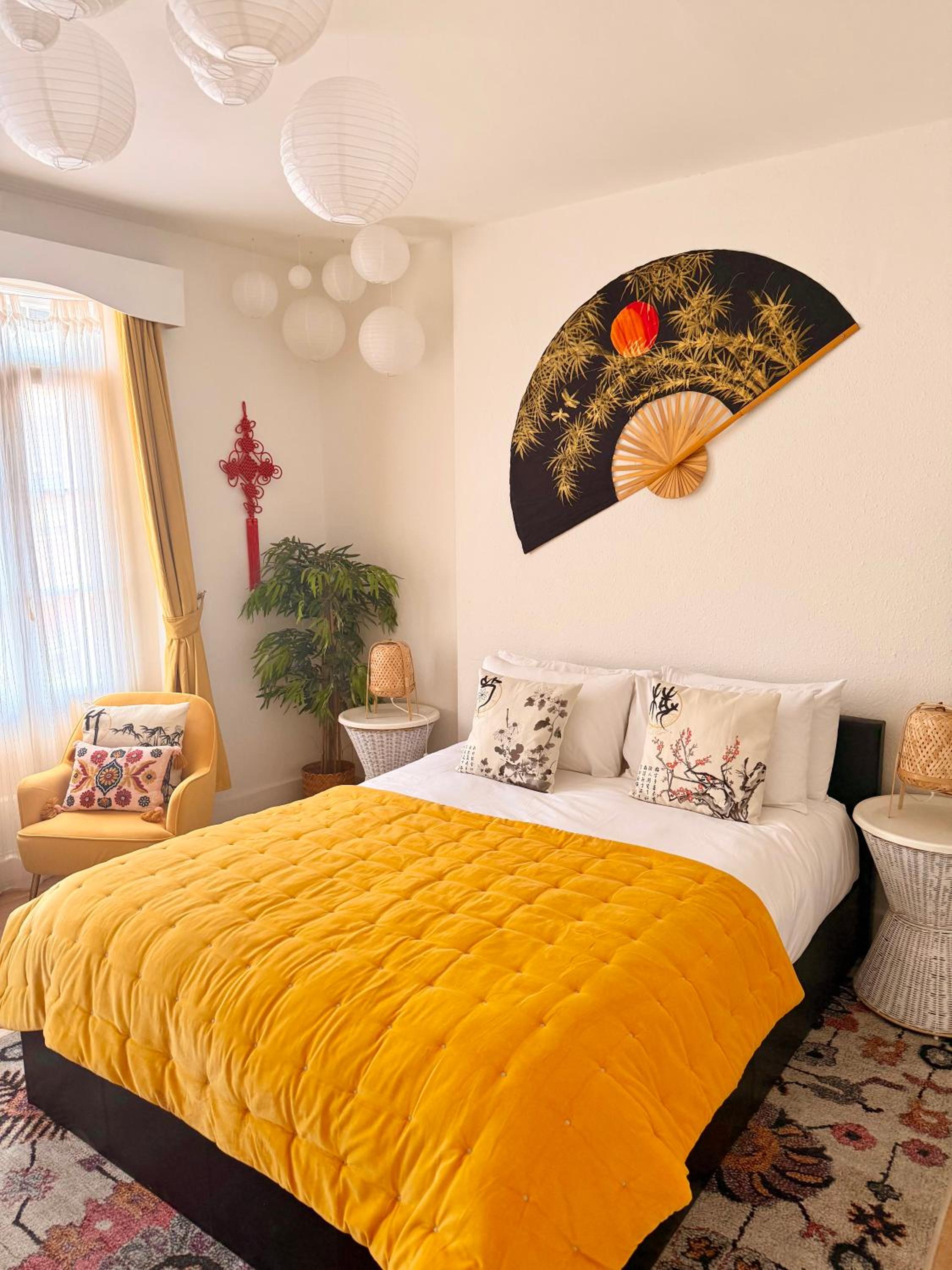 Candy Cafe Apartment