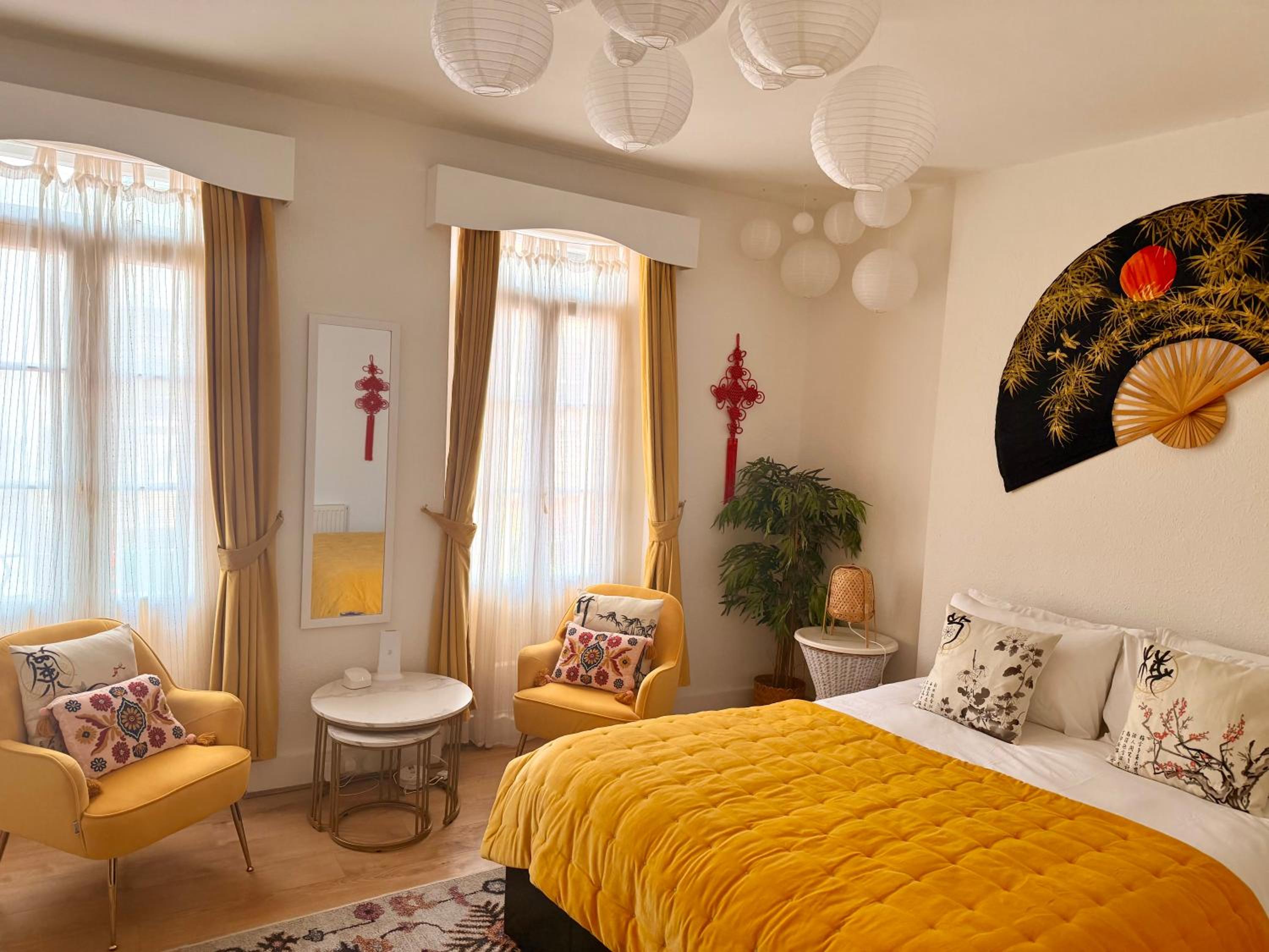Candy Cafe Apartment