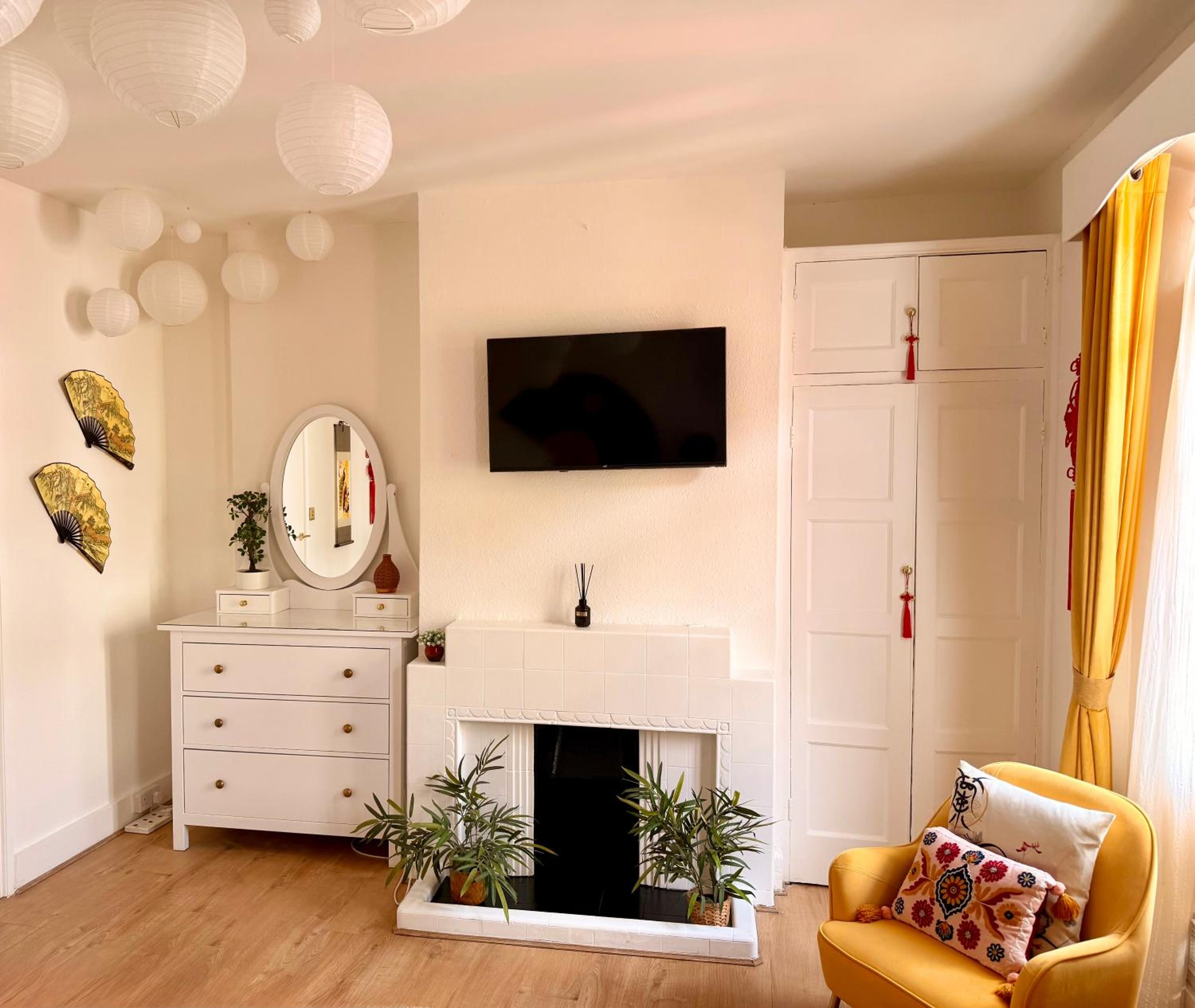 Candy Cafe Apartment