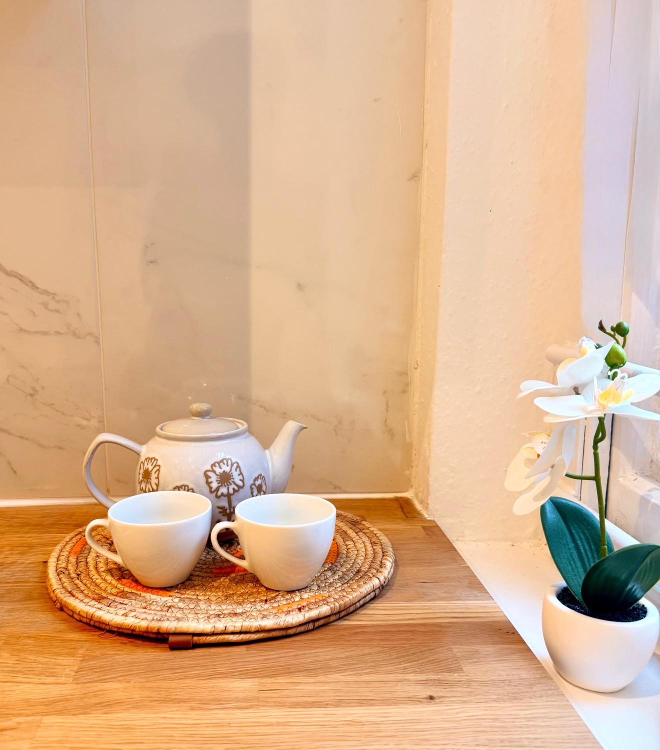 Candy Cafe Apartment