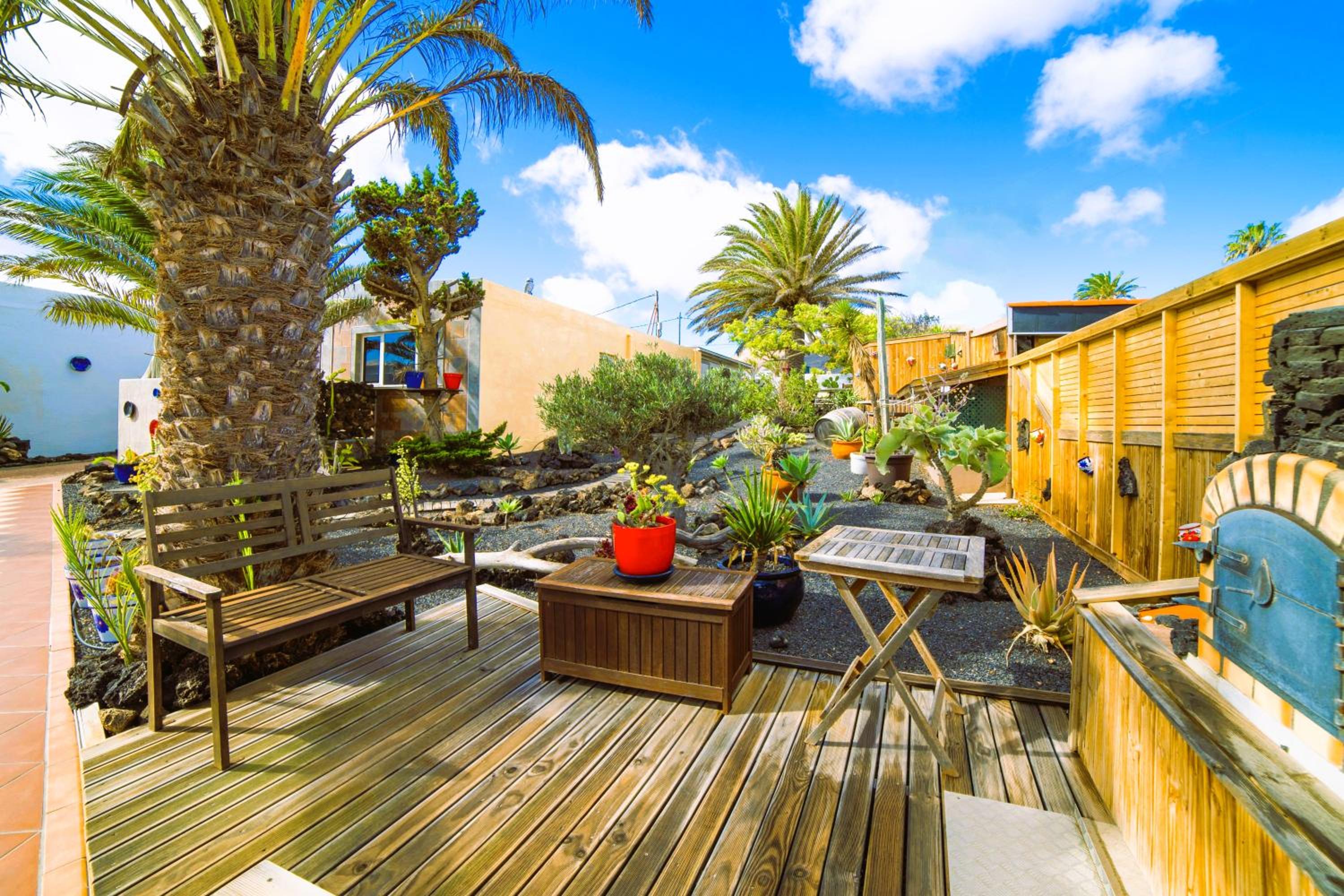 Tiny House MADORA - sea view - amazing garden - quiet location - Bodegas & hiking trails nearby