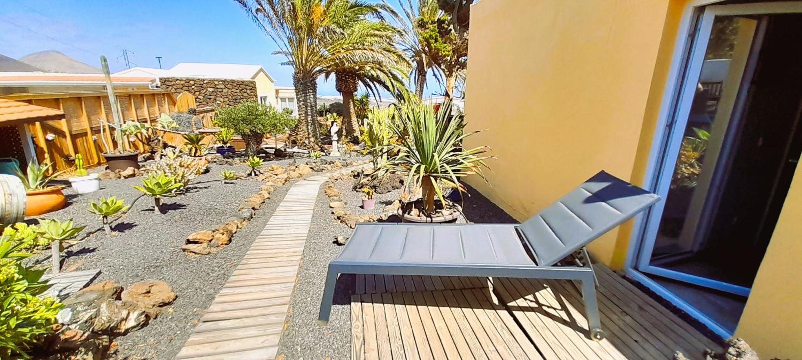 Tiny House MADORA - sea view - amazing garden - quiet location - Bodegas & hiking trails nearby