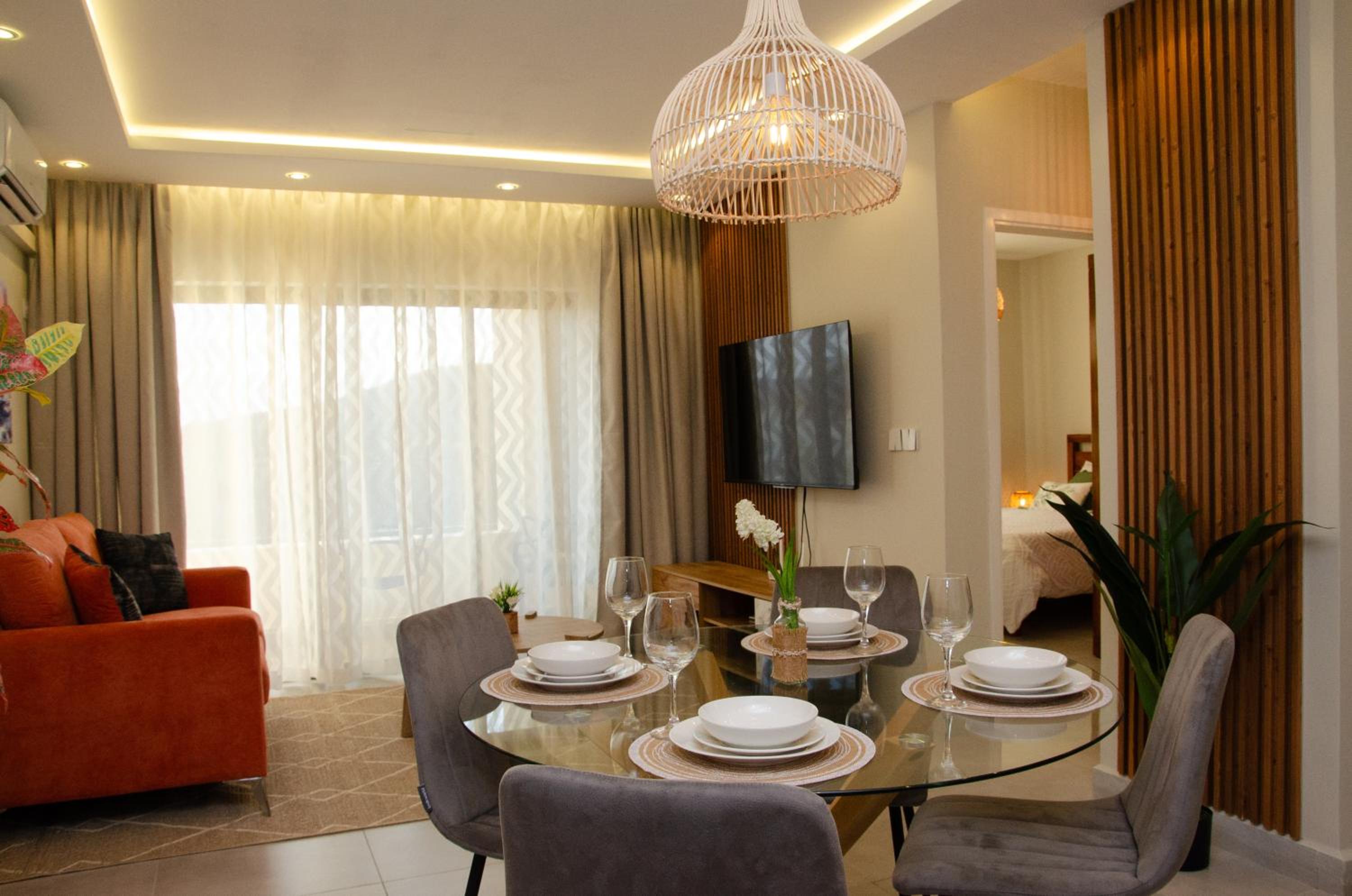 Ellara Escapes - Modern 1-Bedroom Apartment with Hill View - Sodnac, Quatre Bornes