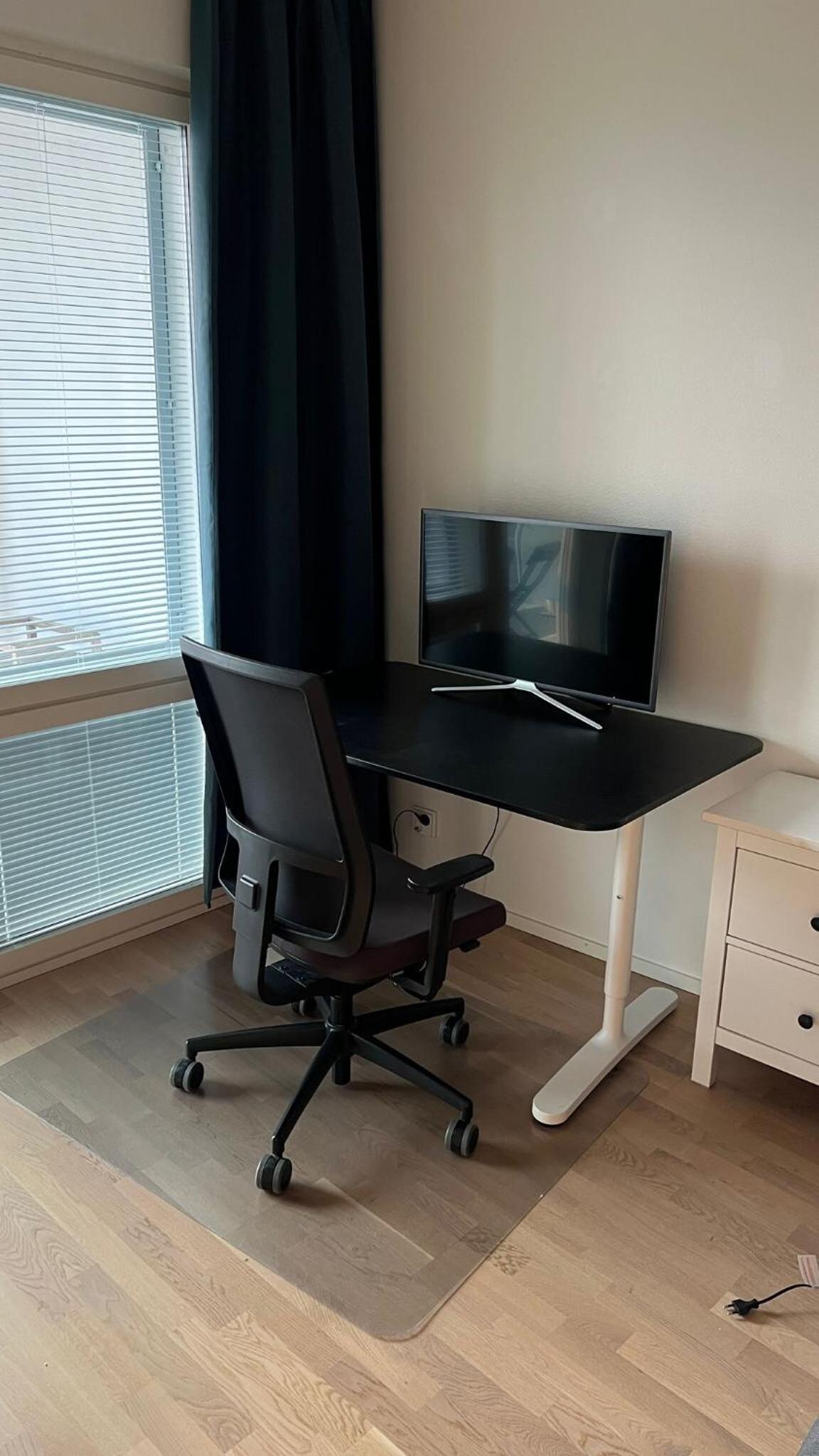 Modern, bright 2 bedroom apartment with great views