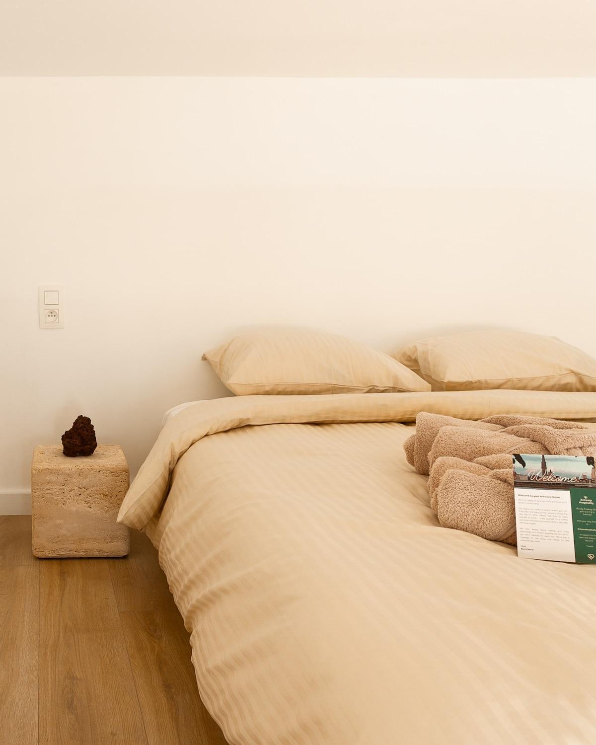 1 Bdr flat met cozy mezzanine