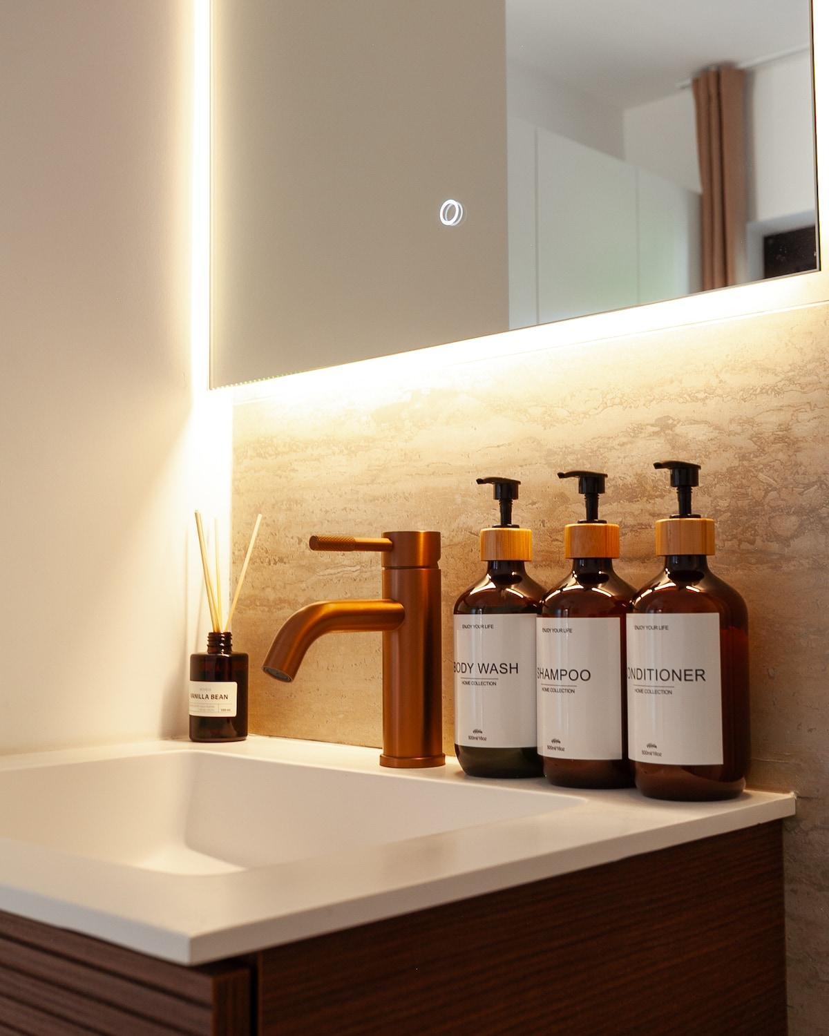 1 BR Stylish flat with balcony