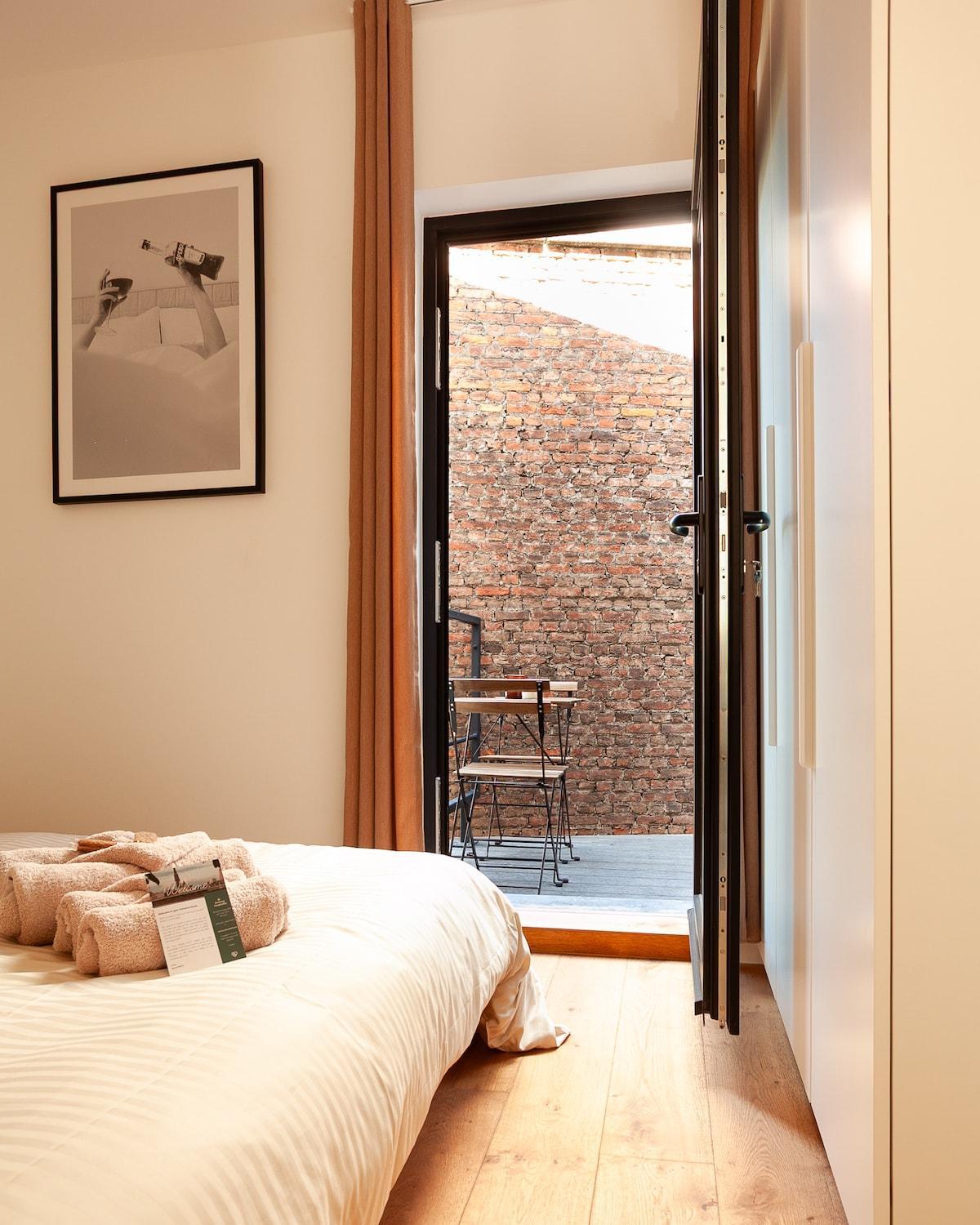 1 BR Stylish flat with balcony