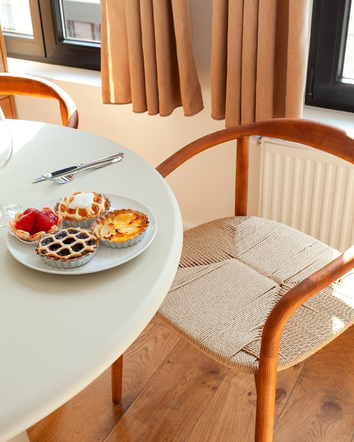 1 BR Stylish flat with balcony
