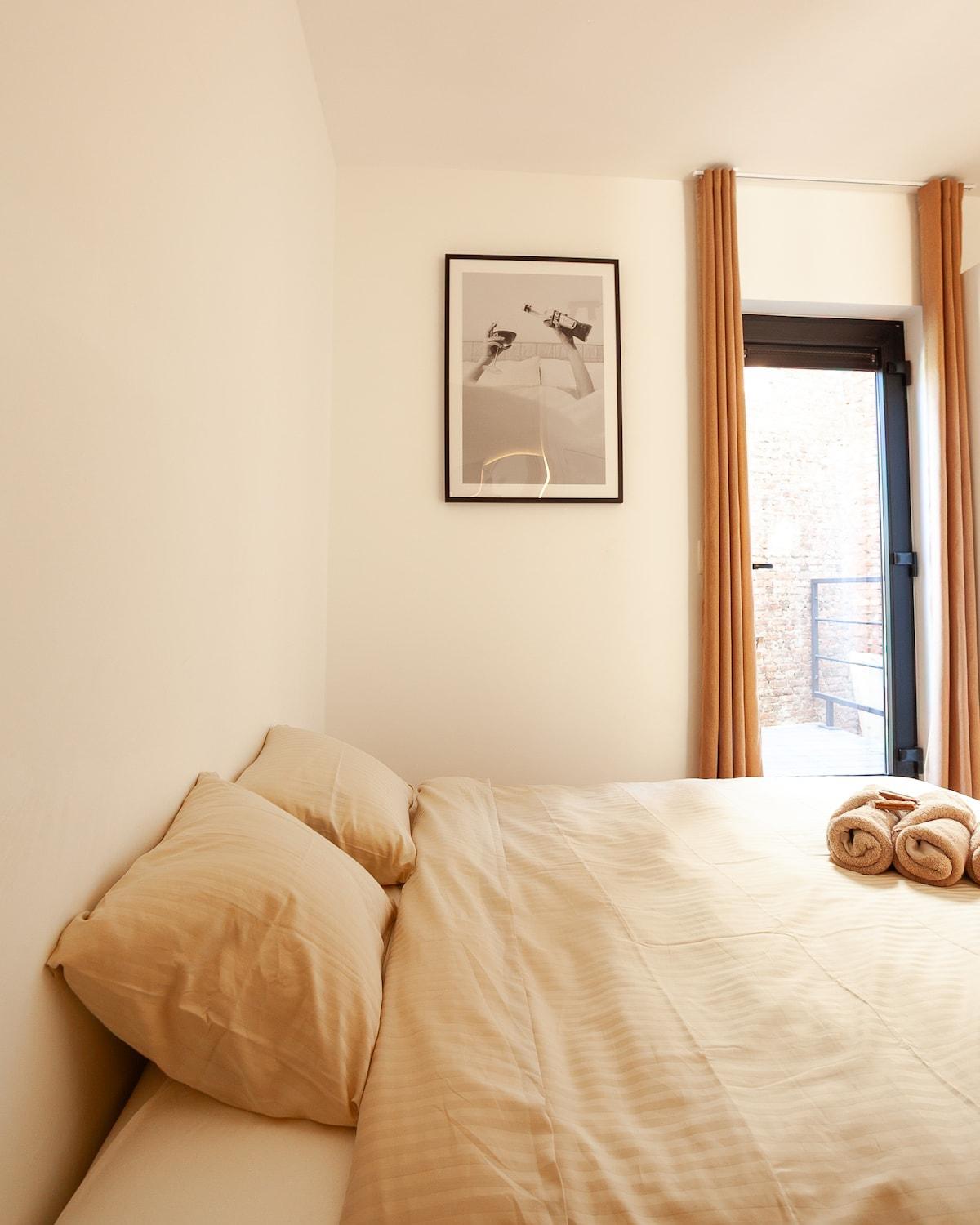 1 BR Stylish flat with balcony