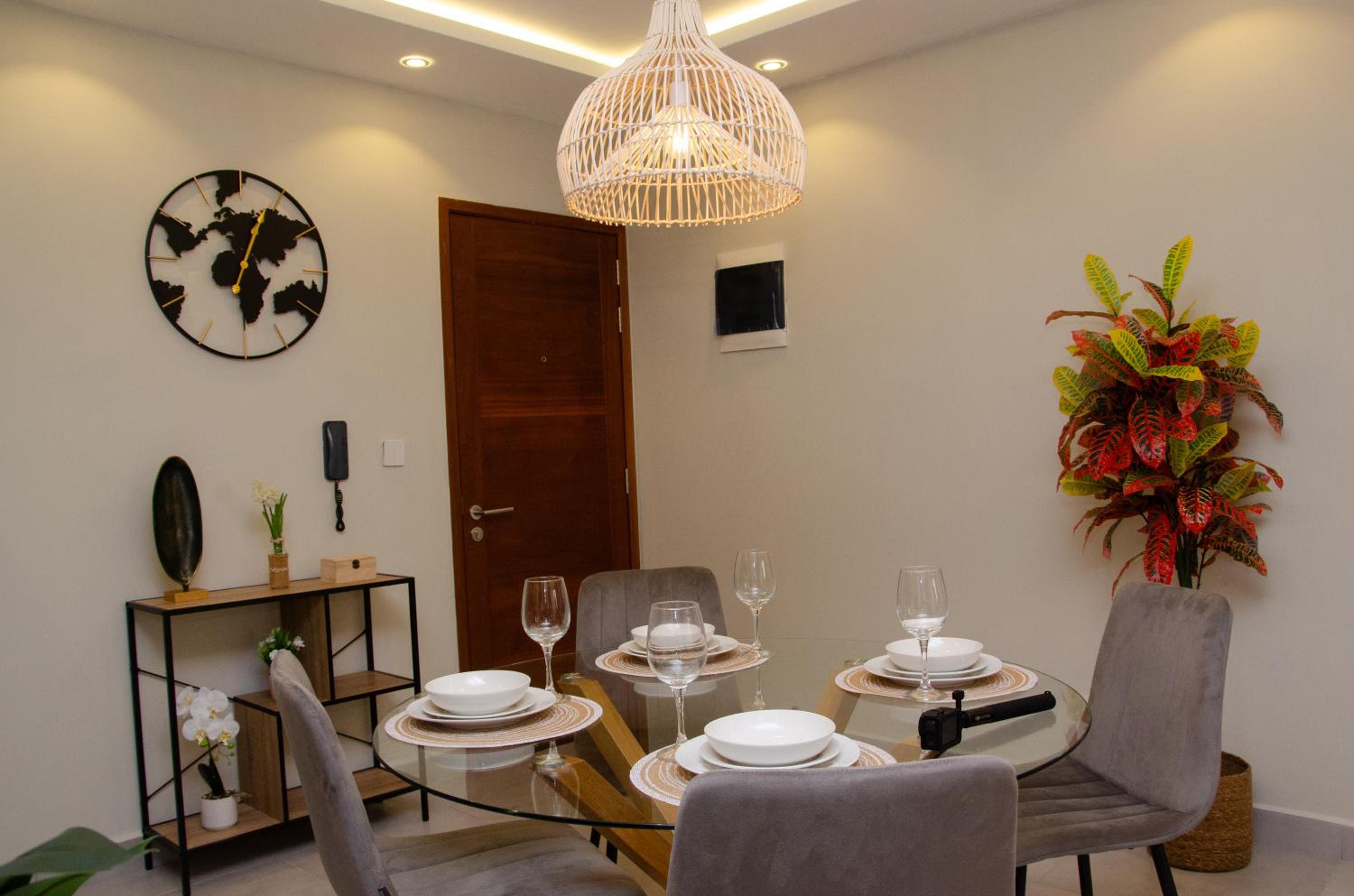 Ellara Escapes - Modern 1-Bedroom Apartment with Hill View - Sodnac, Quatre Bornes