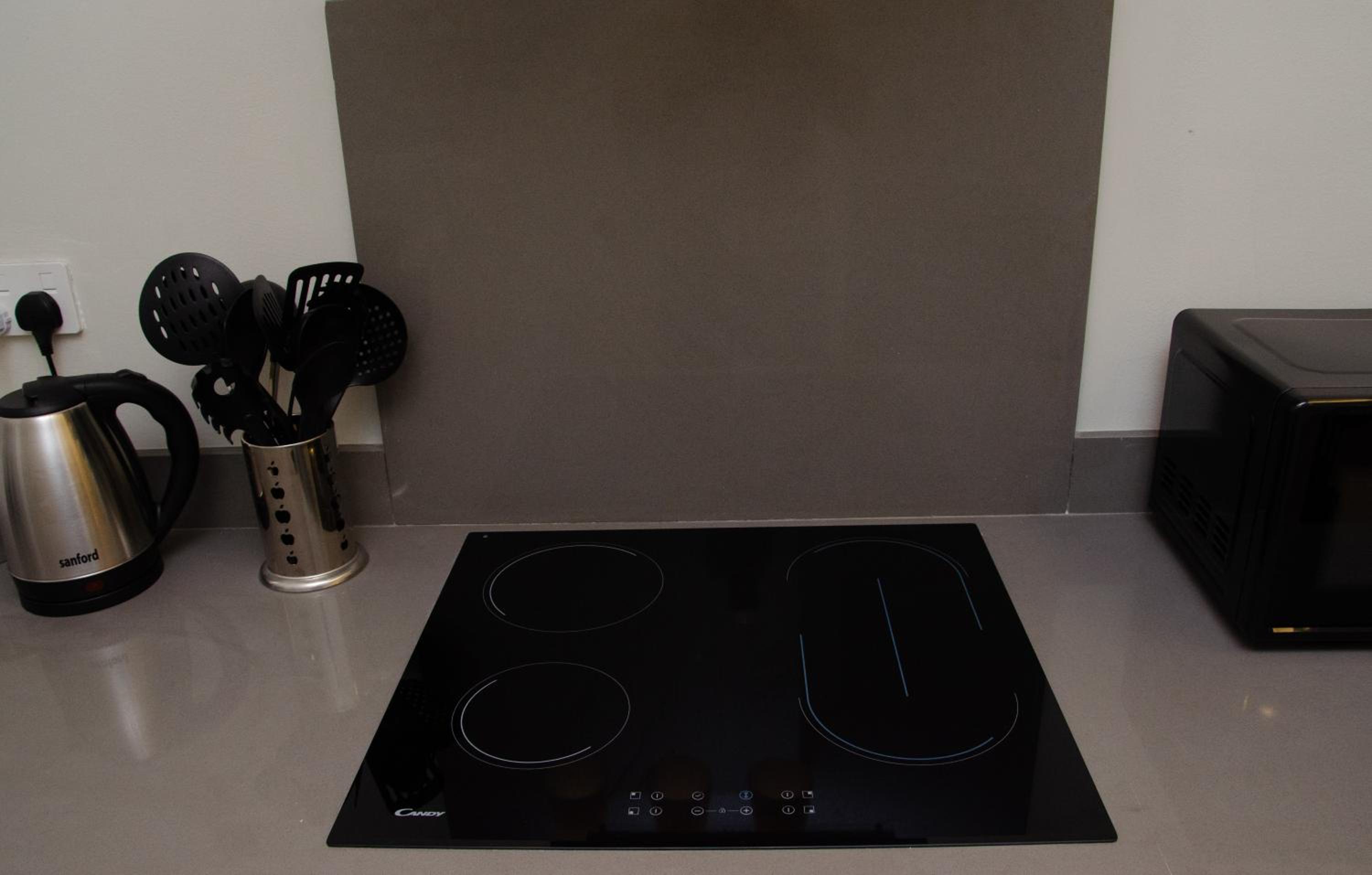 Ellara Escapes - Modern 1-Bedroom Apartment with Hill View - Sodnac, Quatre Bornes