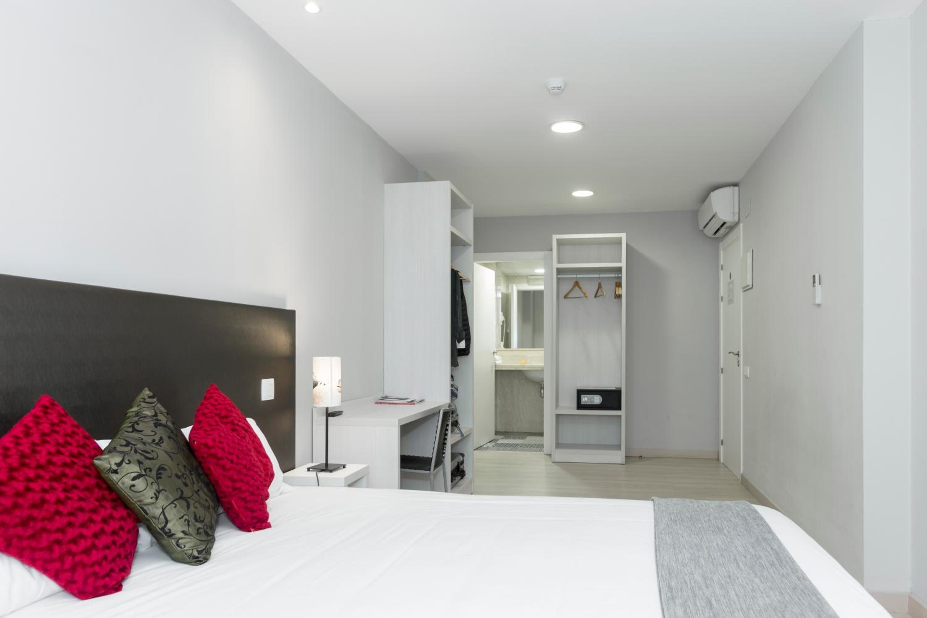 Hostal Aslyp 114