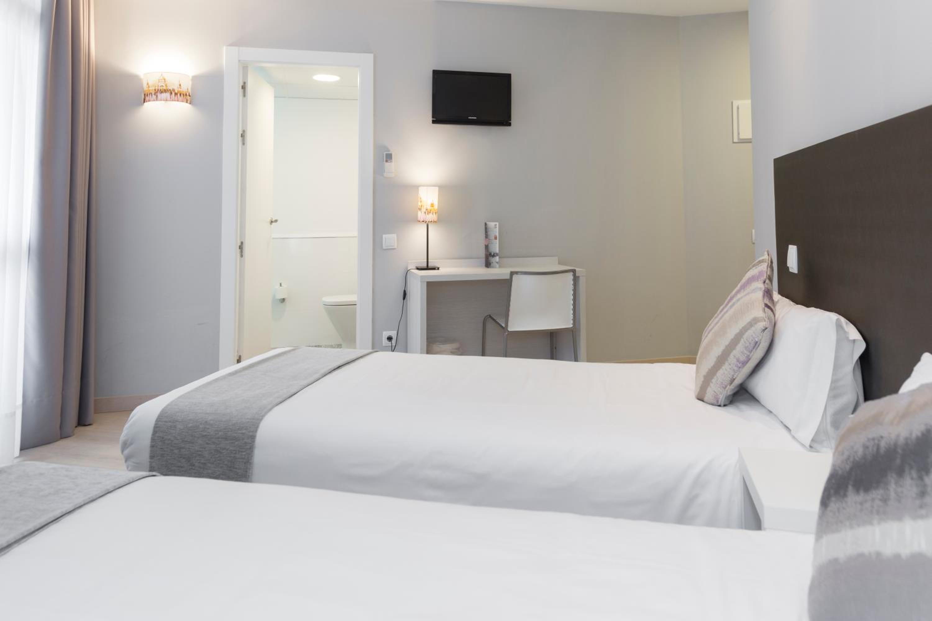 Hostal Aslyp 114