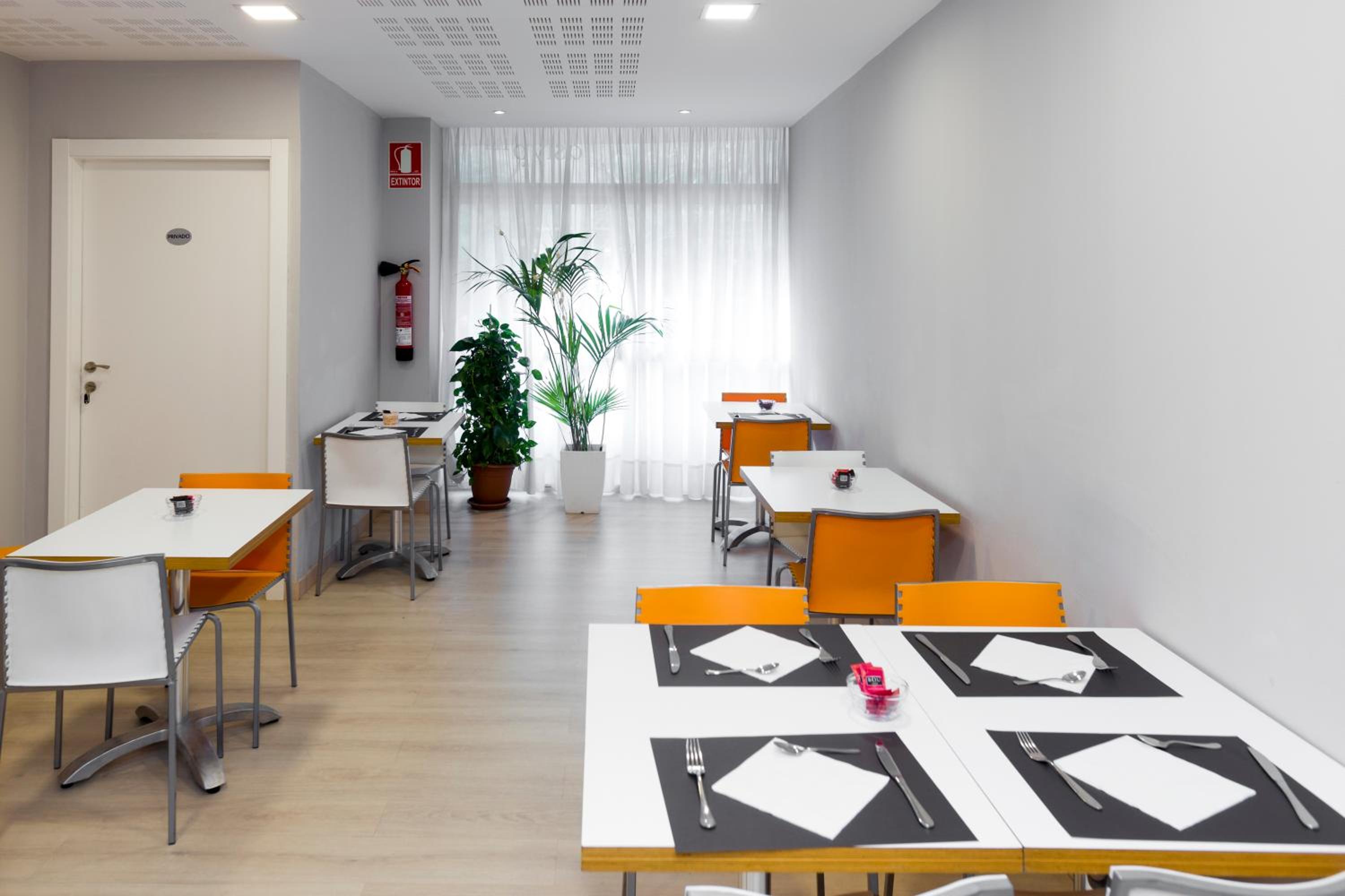 Hostal Aslyp 114