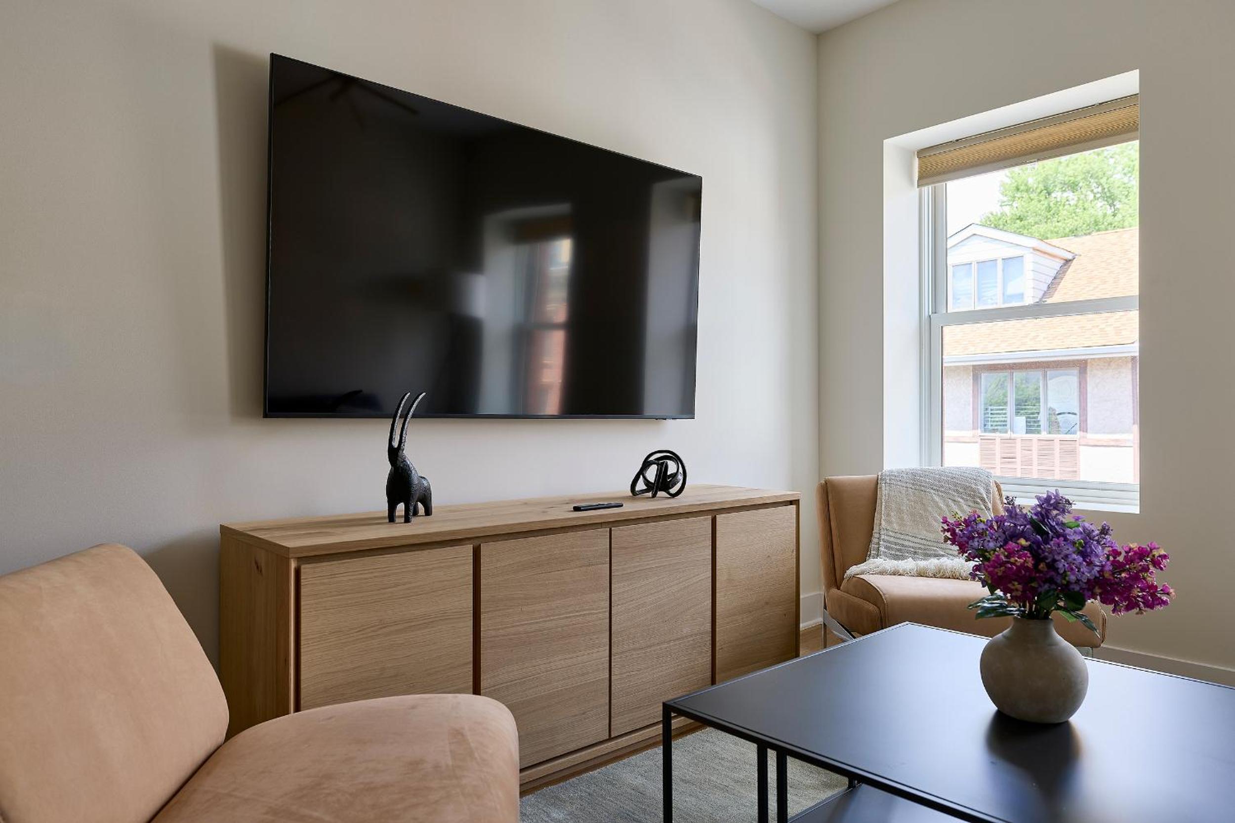 Hoboken Loft Hideaway - walk to PATH