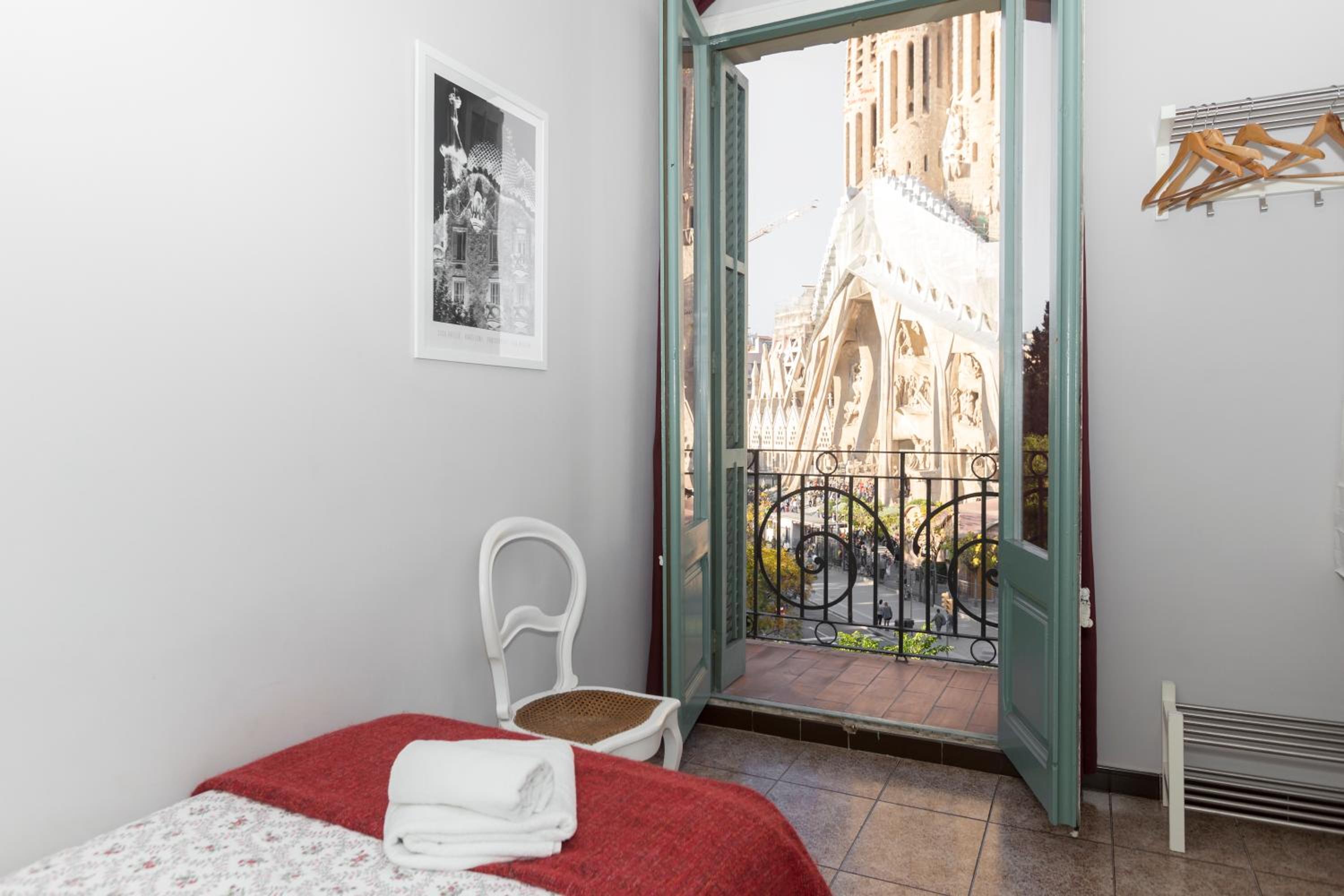 Whatching Sagrada Familia
