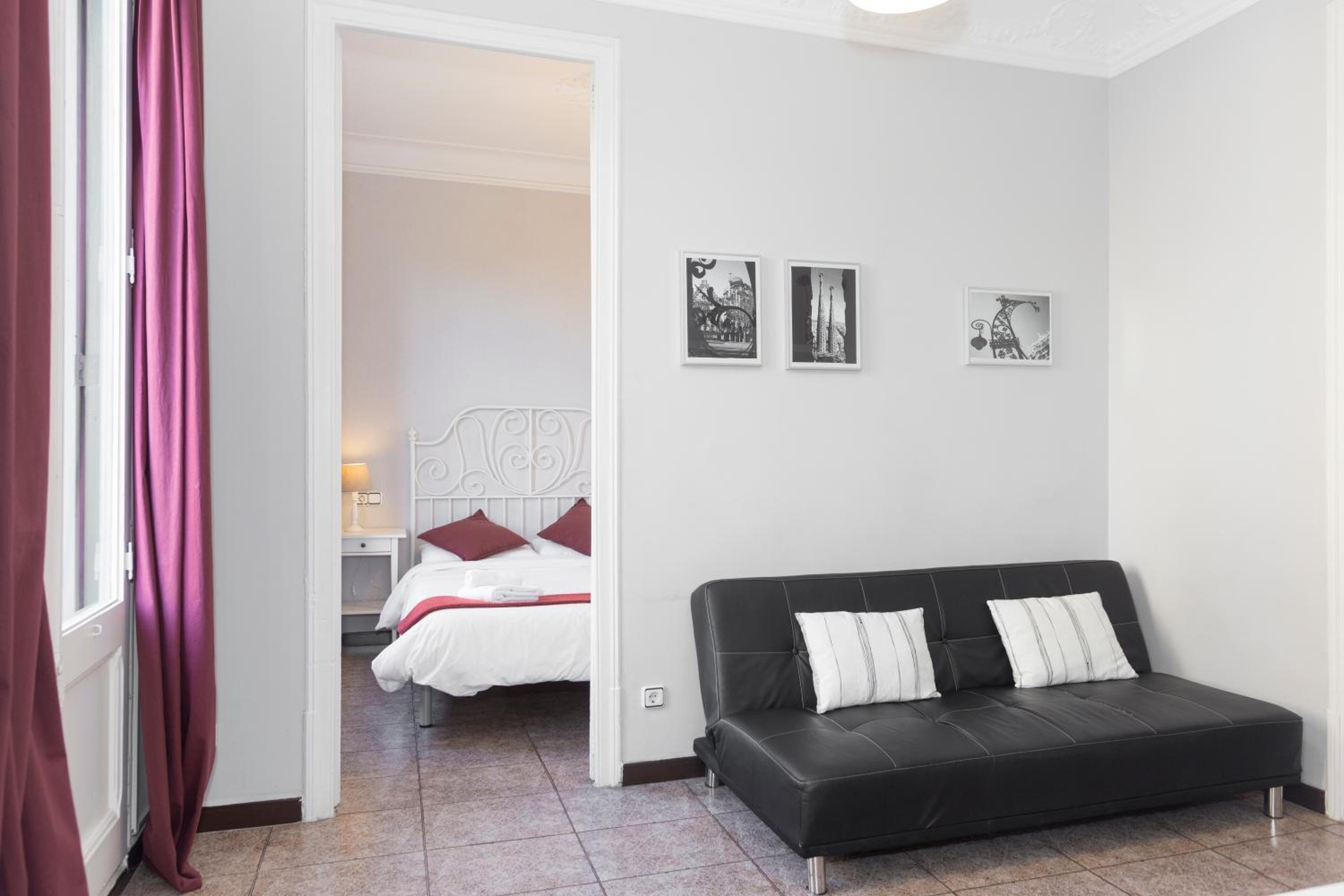 Whatching Sagrada Familia