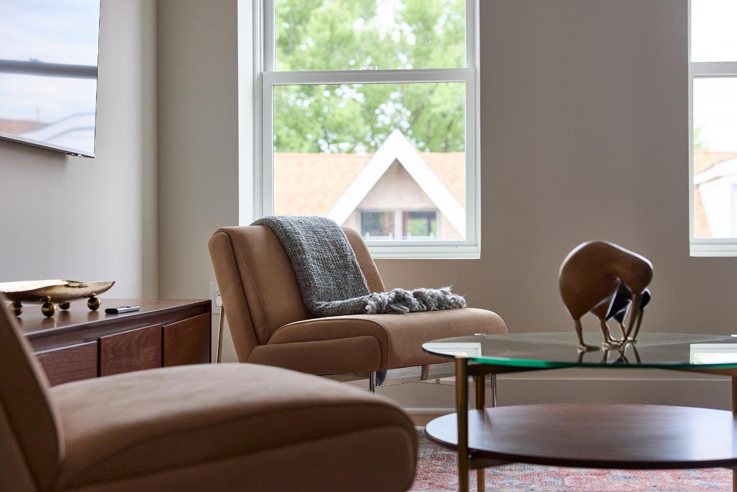 Sunny 2BR Loft • Work Relax Minutes to NYC