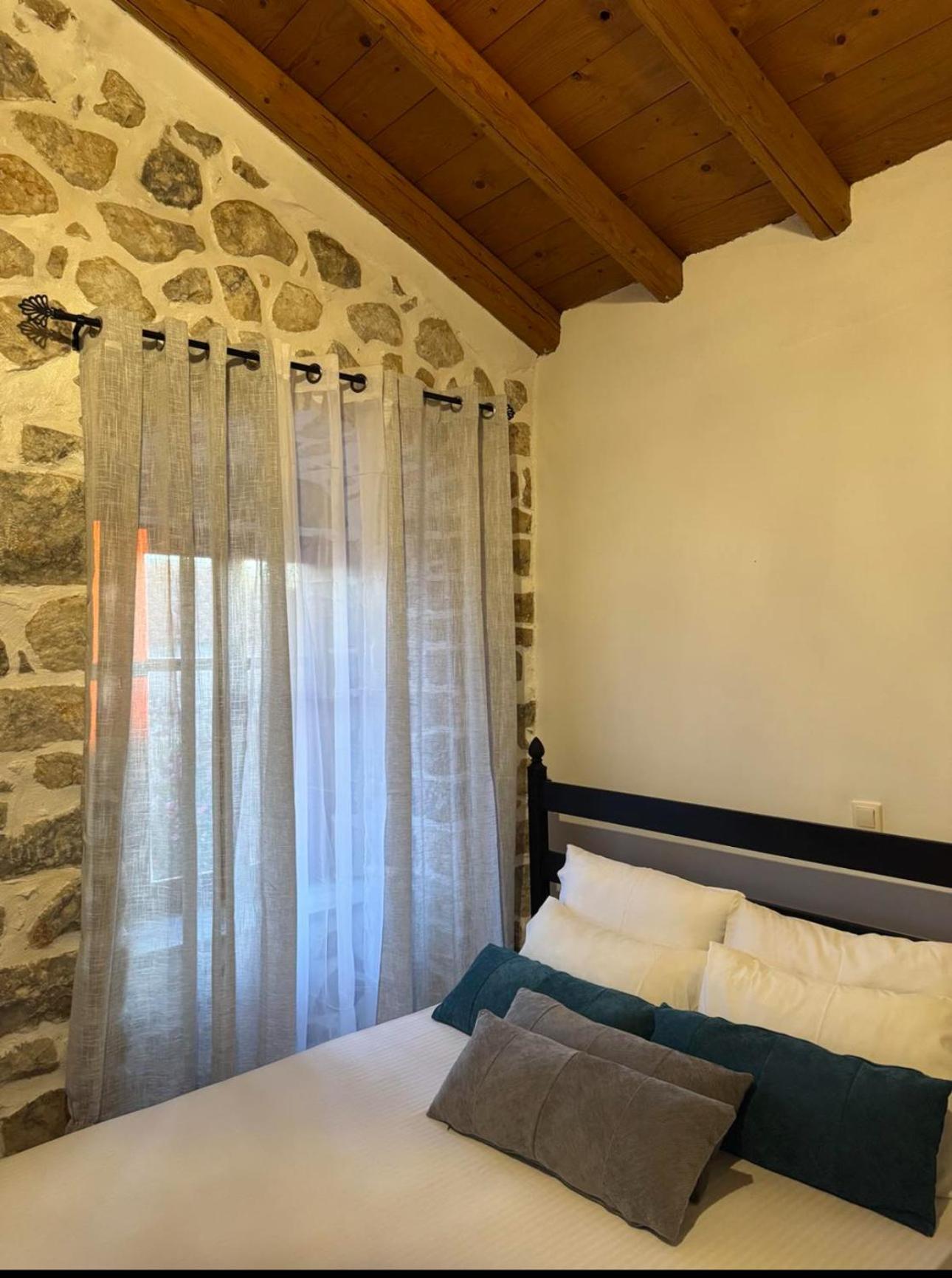 Lithos Areopoli Traditional House