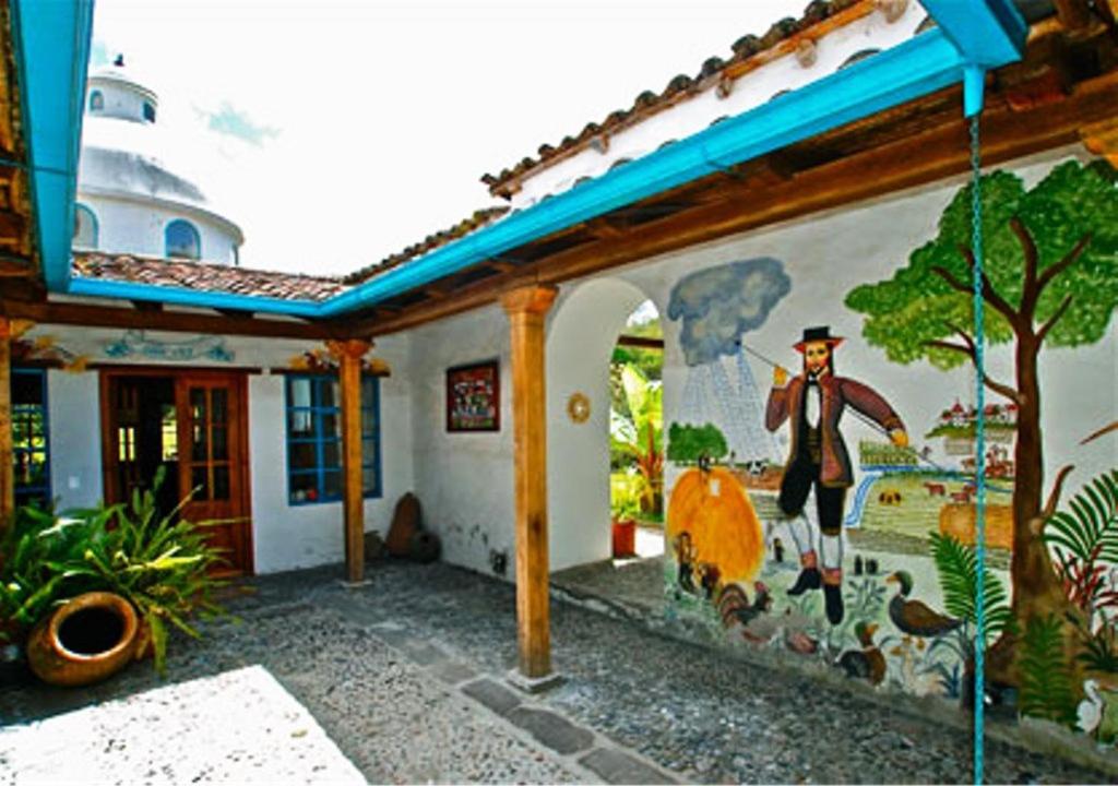 Las Palmeras Inn