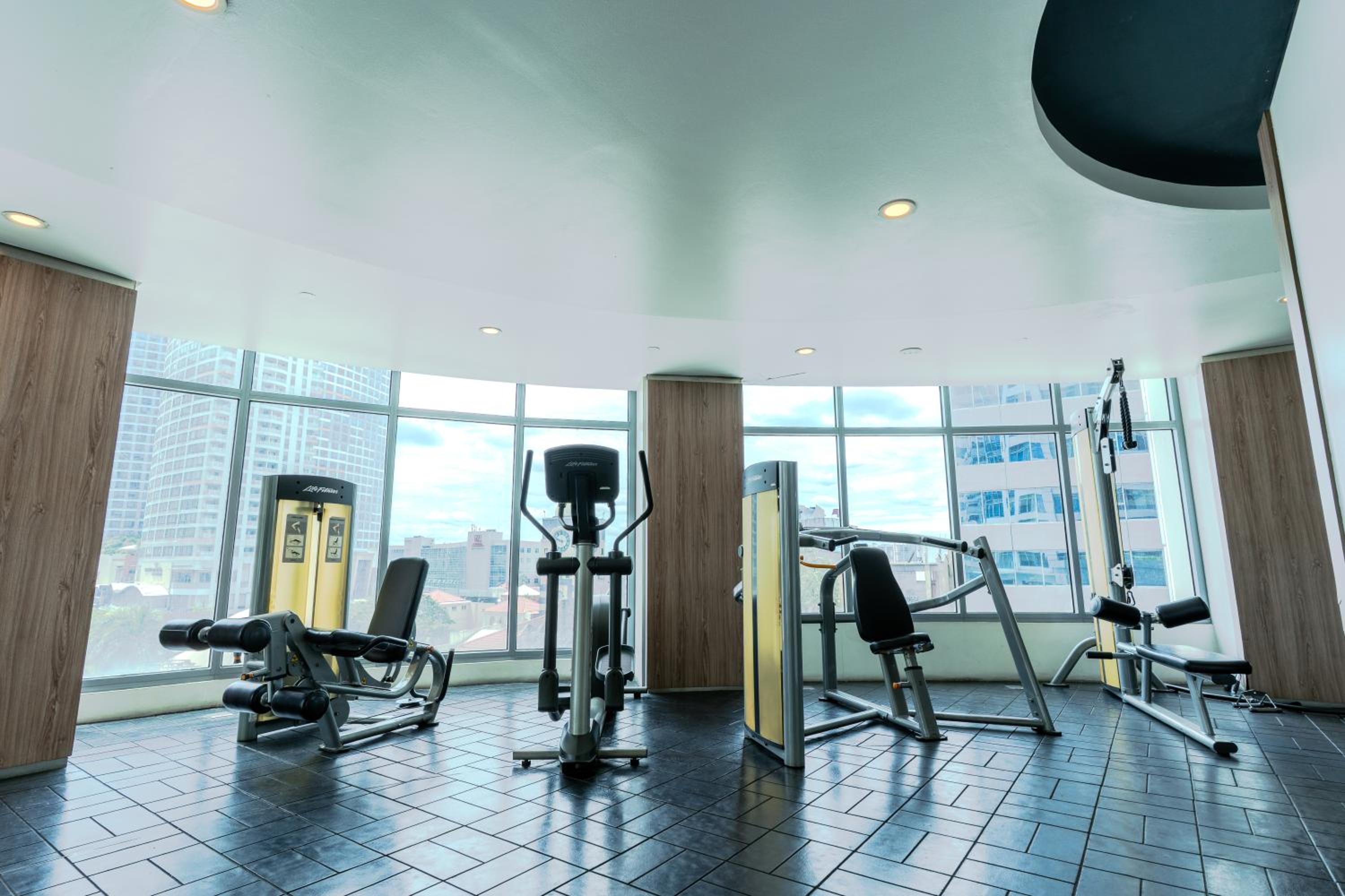 2mins to Malls, Unli Full Body Massage, Eastwood Le Grand 3
