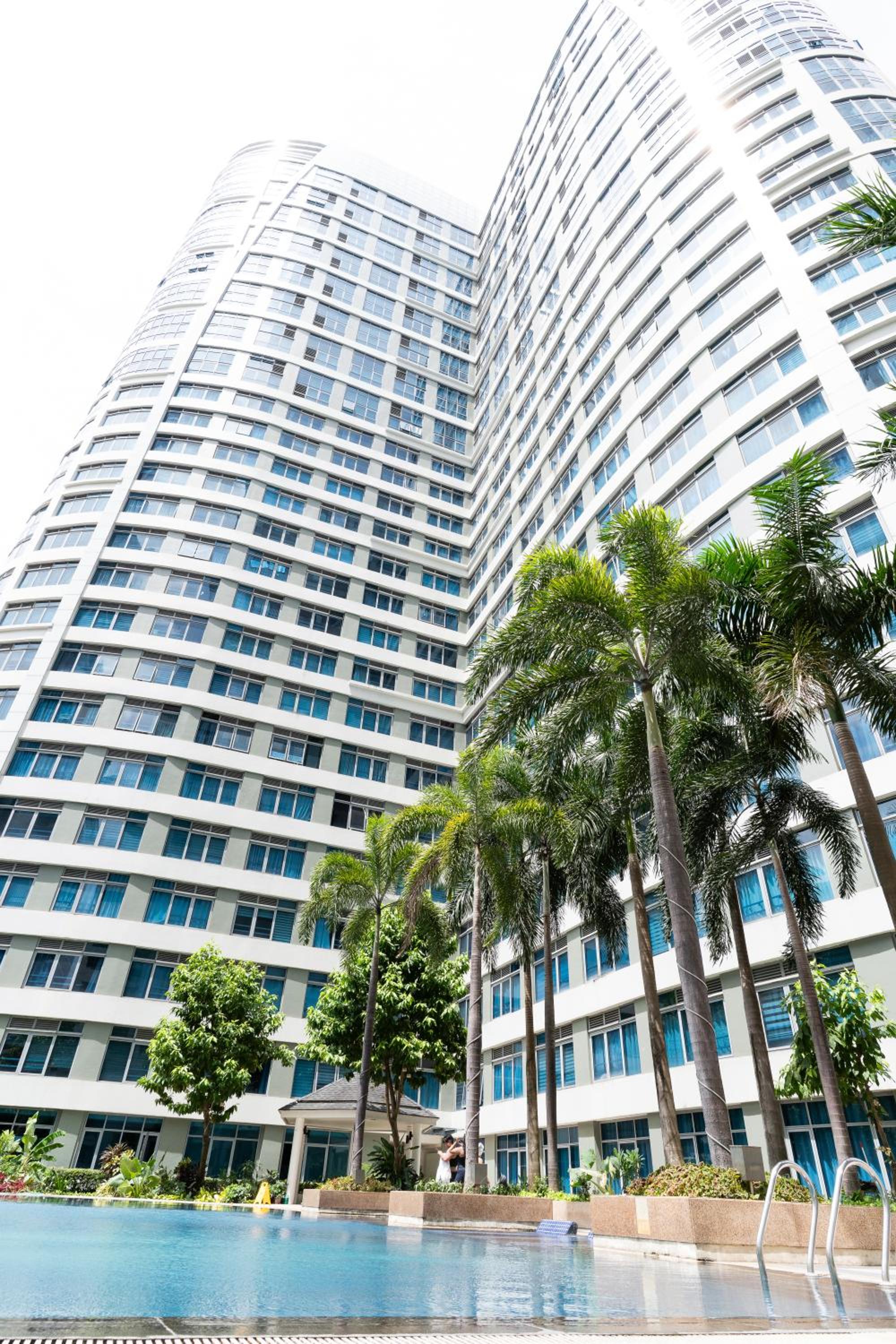 2mins to Malls, Unli Full Body Massage, Eastwood Le Grand 3