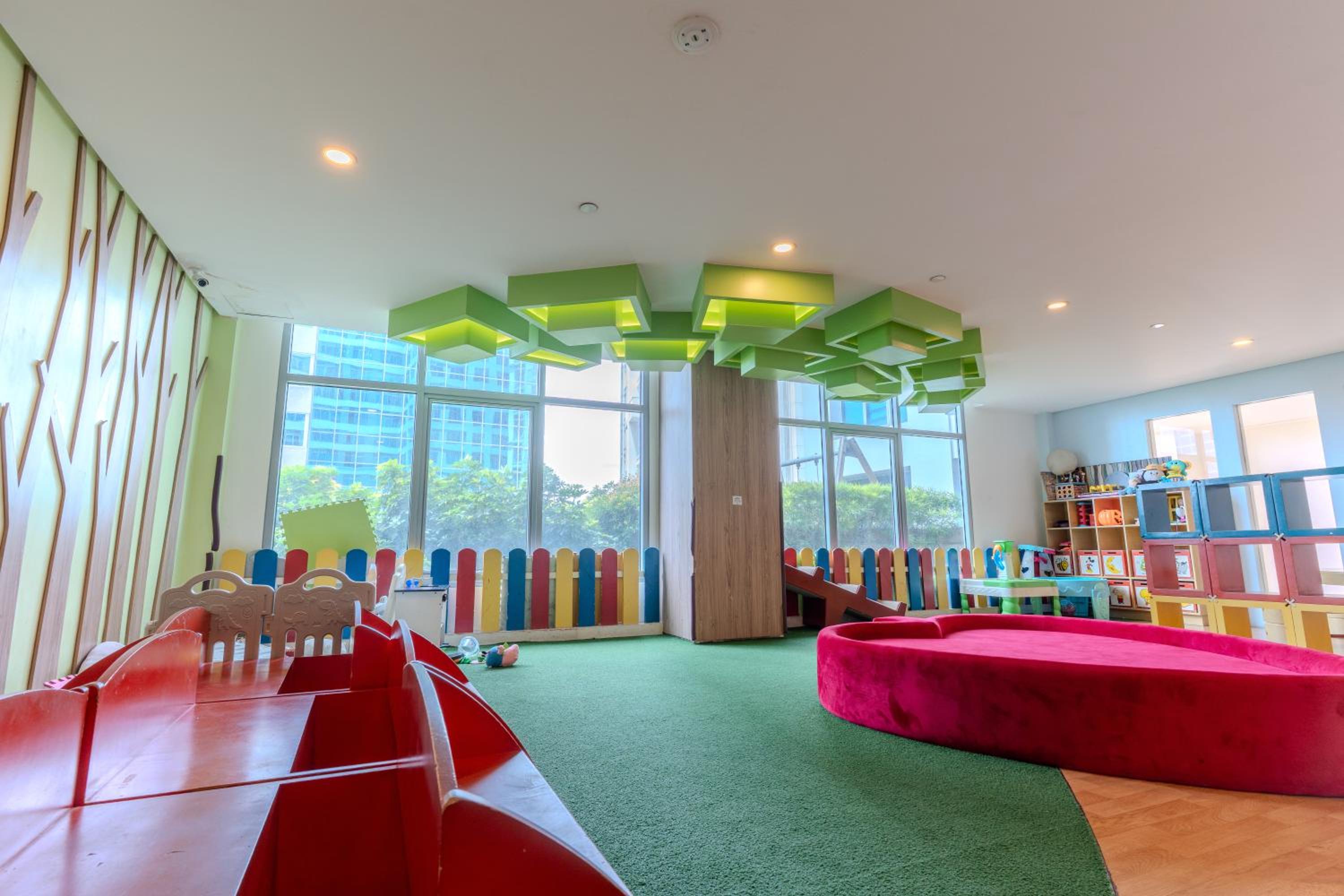 2mins to Malls, Unli Full Body Massage, Eastwood Le Grand 3