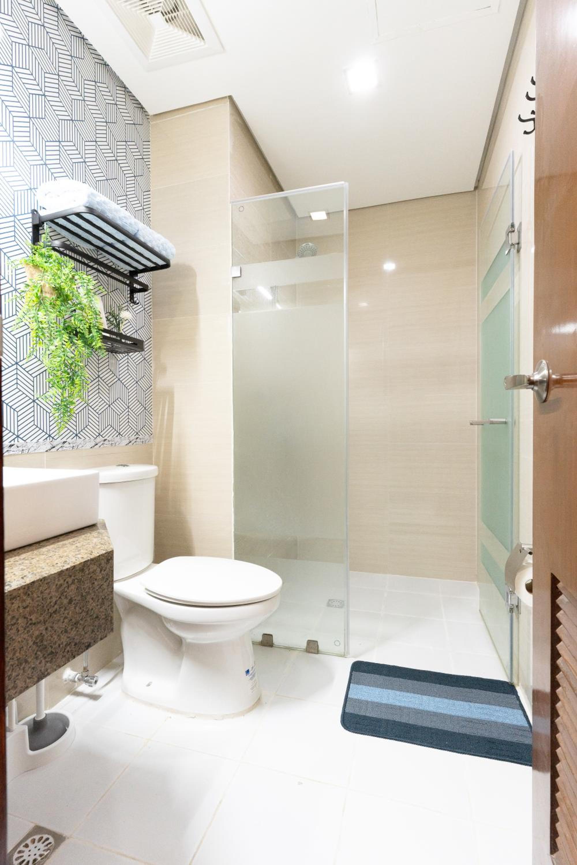 2mins to Malls, Unli Full Body Massage, Eastwood Le Grand 3
